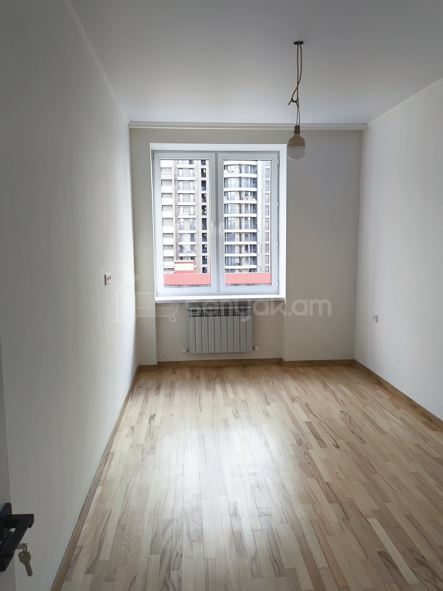 3 Սենյականոց Բնակարան Քարե Շենքում, 74քմ, 5/5 հարկ, Կապիտալ Վերանորոգված