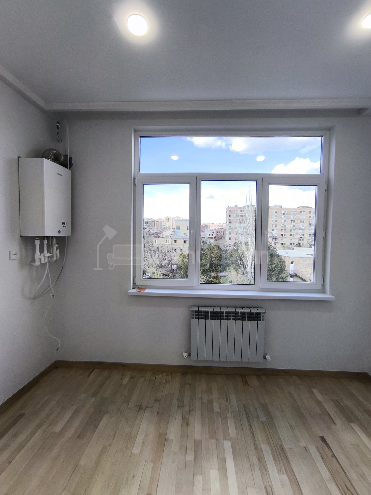 3 Սենյականոց Բնակարան Քարե Շենքում, 74քմ, 5/5 հարկ, Կապիտալ Վերանորոգված