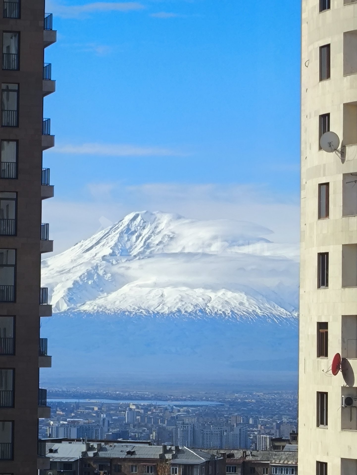 3 Սենյականոց Բնակարան Քարե Շենքում, 74քմ, 5/5 հարկ, Կապիտալ Վերանորոգված