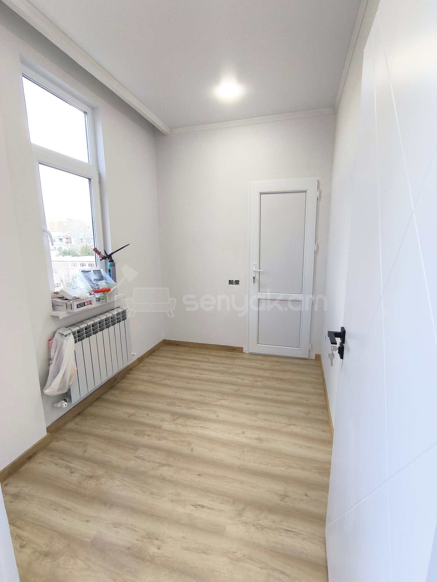 3 Սենյականոց Բնակարան Քարե Շենքում, 74քմ, 5/5 հարկ, Կապիտալ Վերանորոգված