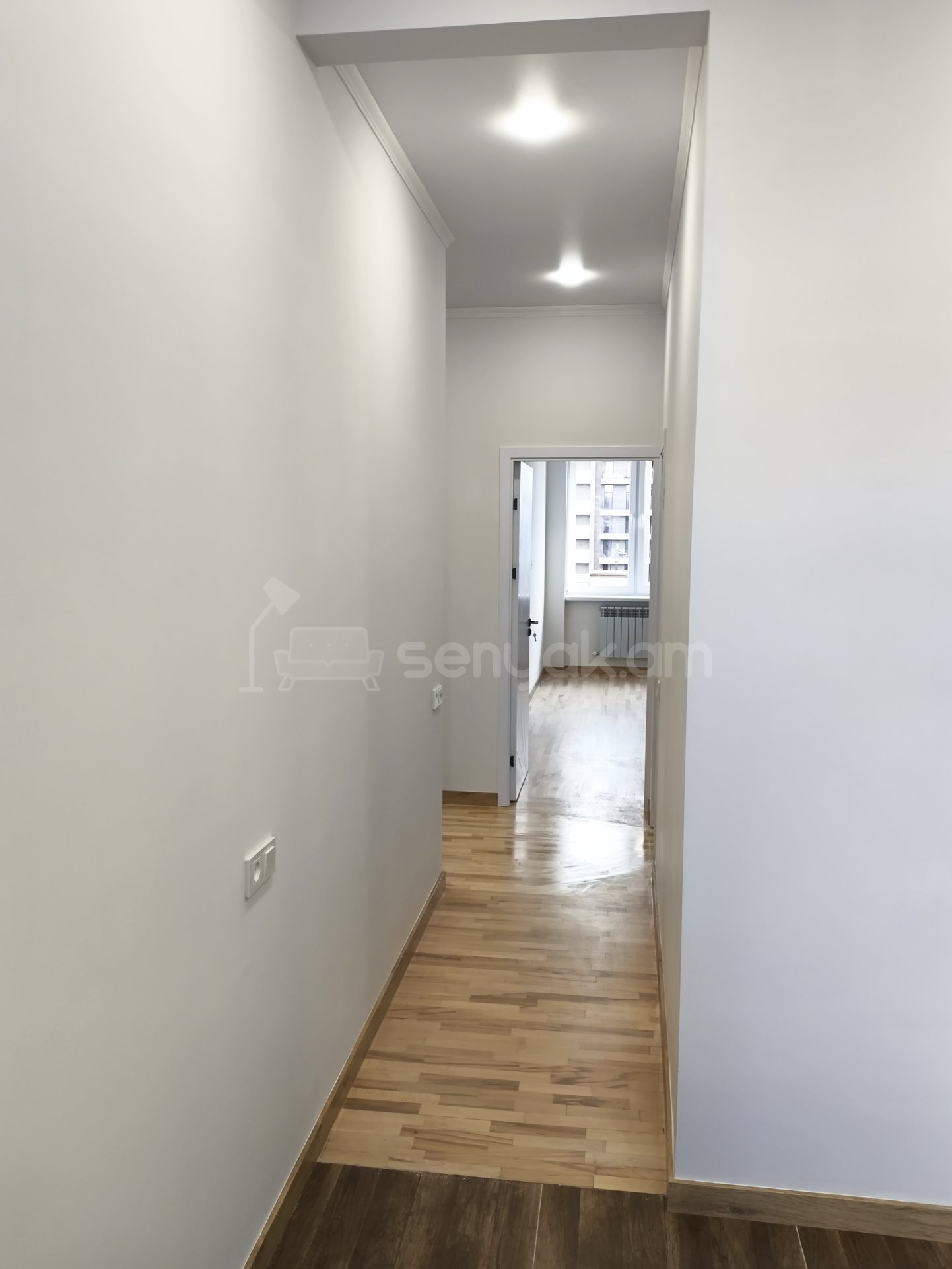 3 Սենյականոց Բնակարան Քարե Շենքում, 74քմ, 5/5 հարկ, Կապիտալ Վերանորոգված