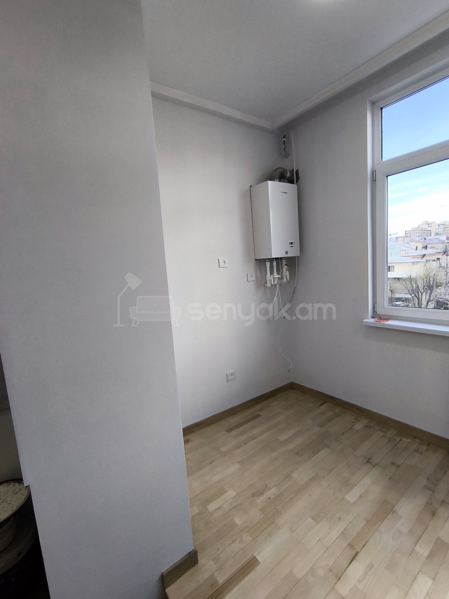 3 Սենյականոց Բնակարան Քարե Շենքում, 74քմ, 5/5 հարկ, Կապիտալ Վերանորոգված