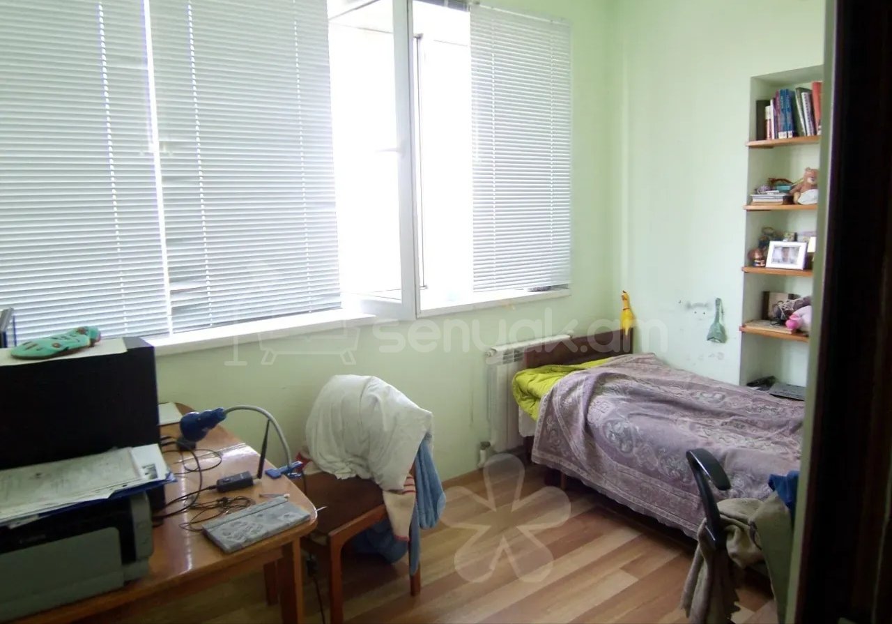 3 Սենյականոց Բնակարան, 80քմ, 7/9 հարկ, Նորմալ Վիճակում, Կահավորված