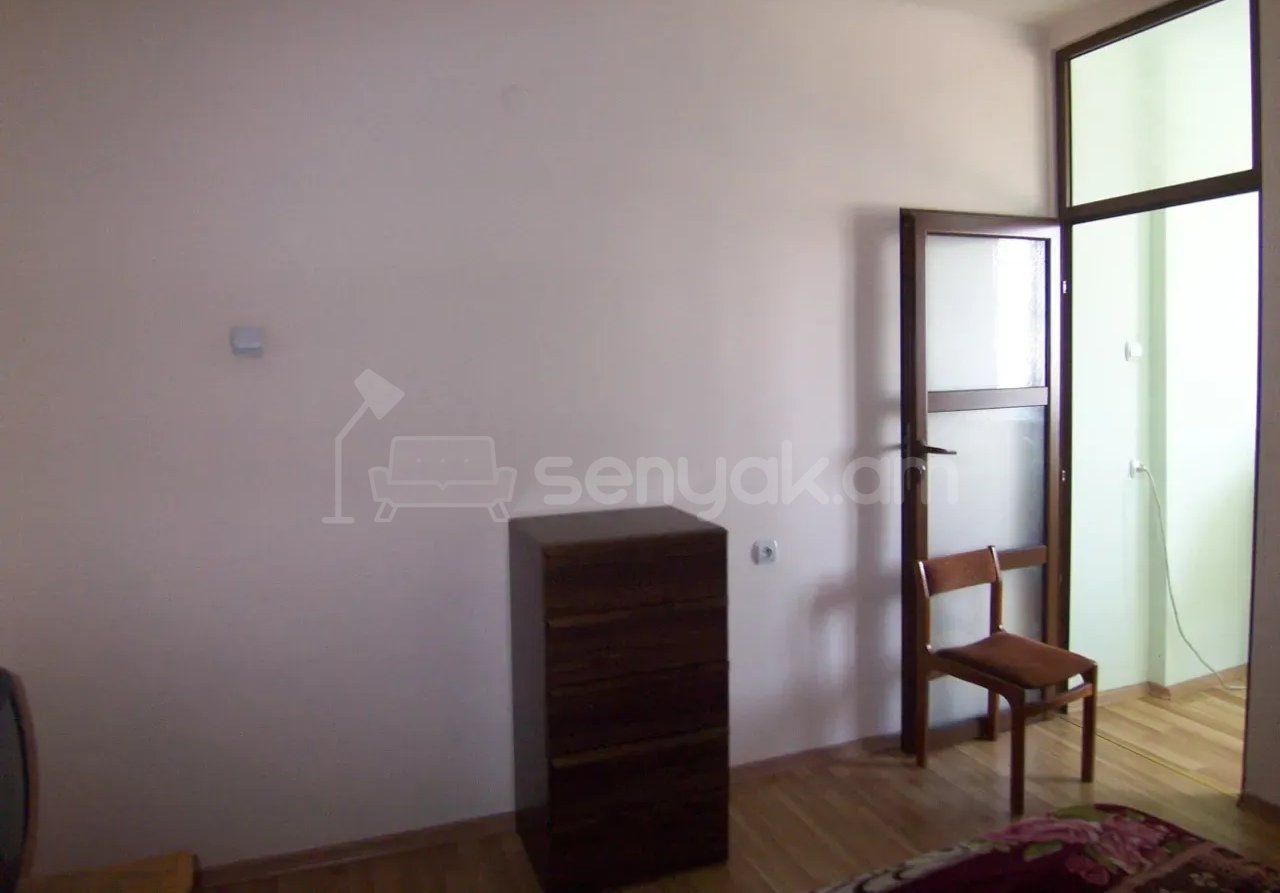 3 Սենյականոց Բնակարան, 80քմ, 7/9 հարկ, Նորմալ Վիճակում, Կահավորված