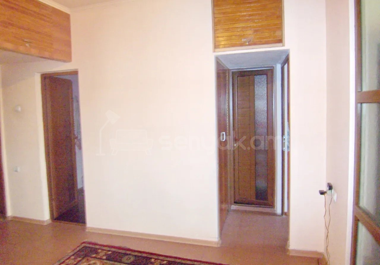 3 Սենյականոց Բնակարան, 80քմ, 7/9 հարկ, Նորմալ Վիճակում, Կահավորված