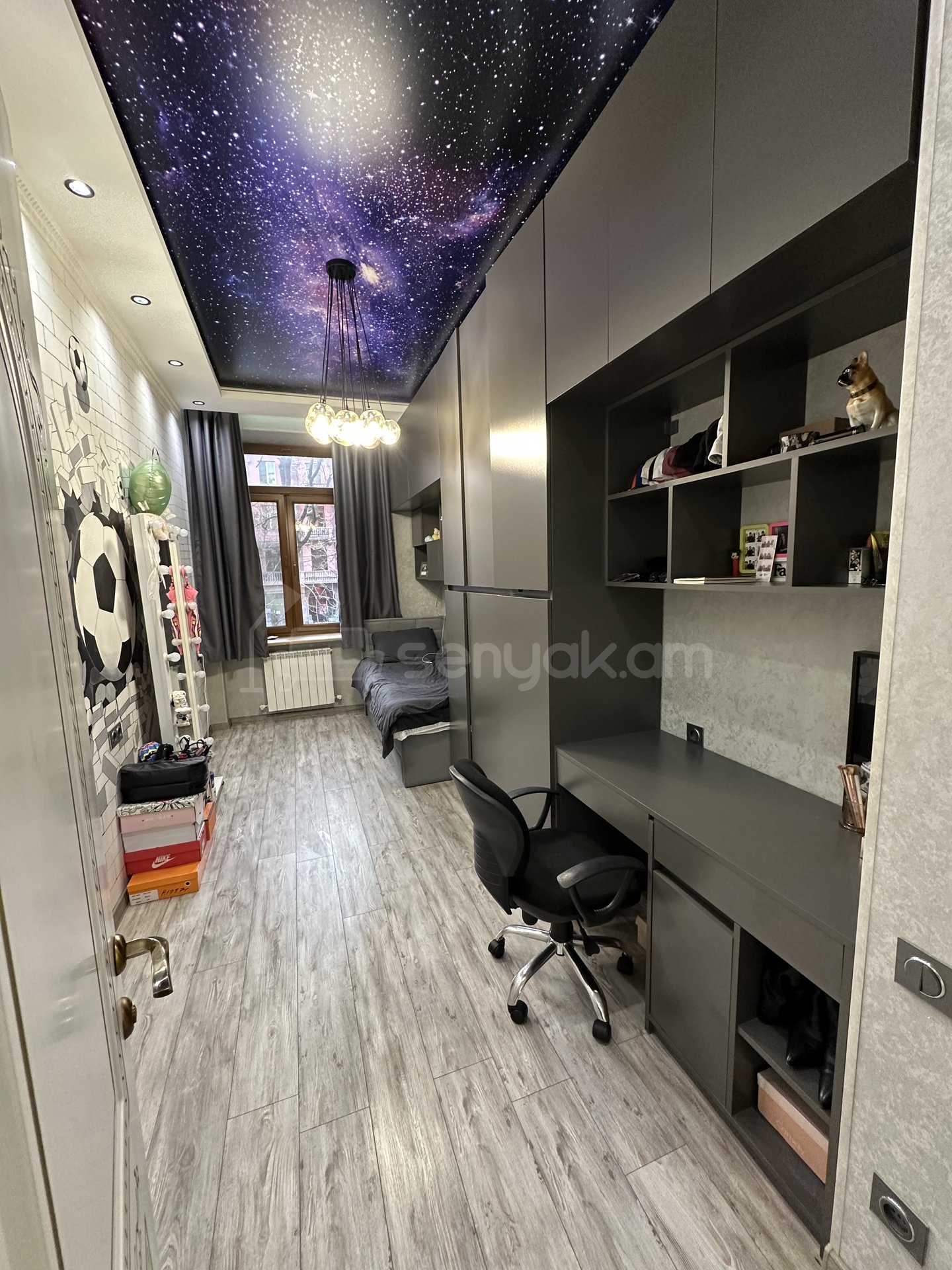 4 Սենյականոց Բնակարան Քարե Շենքում, 90քմ, 1/5 հարկ, Կապիտալ Վերանորոգված, Կահավորված, Արևկող