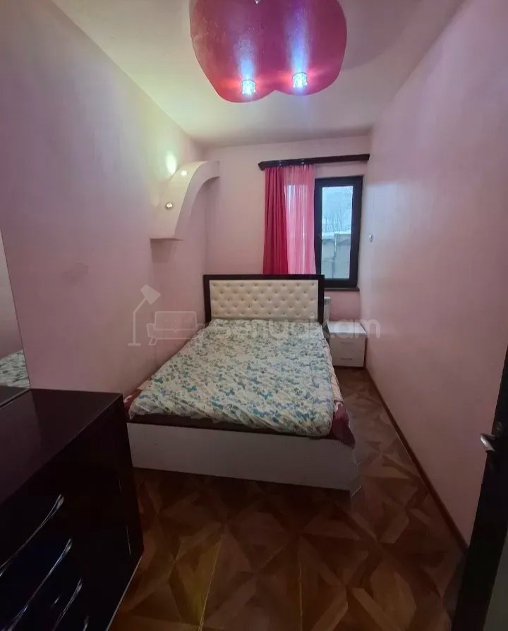 4 Սենյականոց Բնակարան, 80քմ, 2/9 հարկ, Նորմալ Վիճակում, Կահավորված