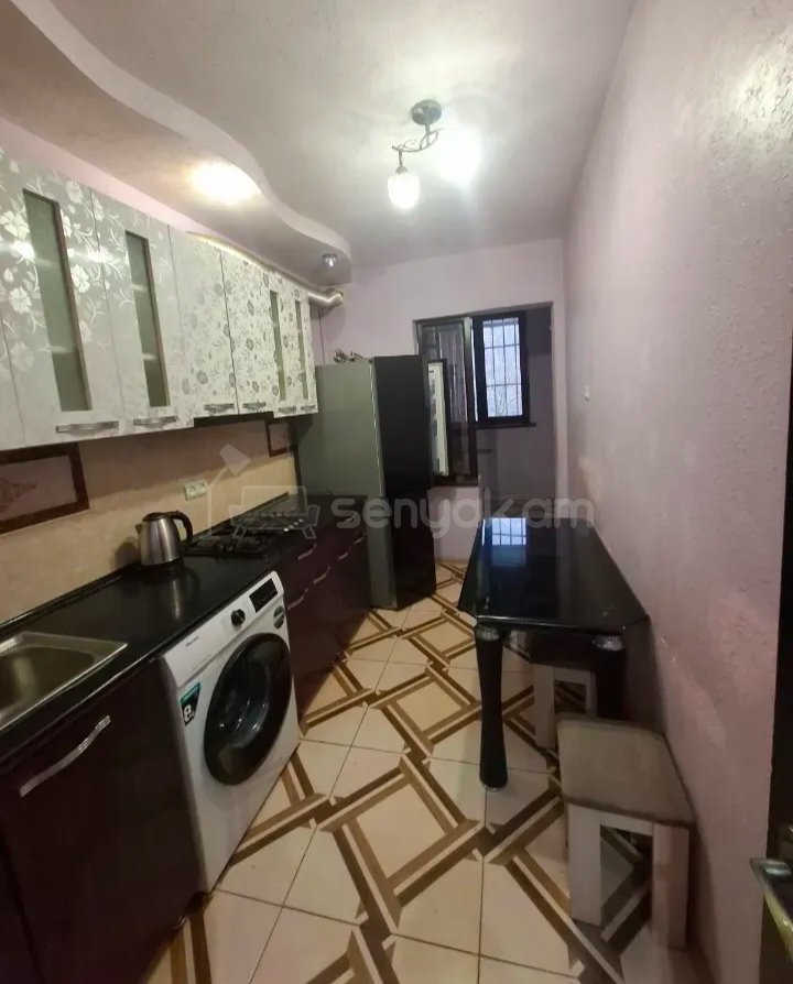 4 Սենյականոց Բնակարան, 80քմ, 2/9 հարկ, Նորմալ Վիճակում, Կահավորված