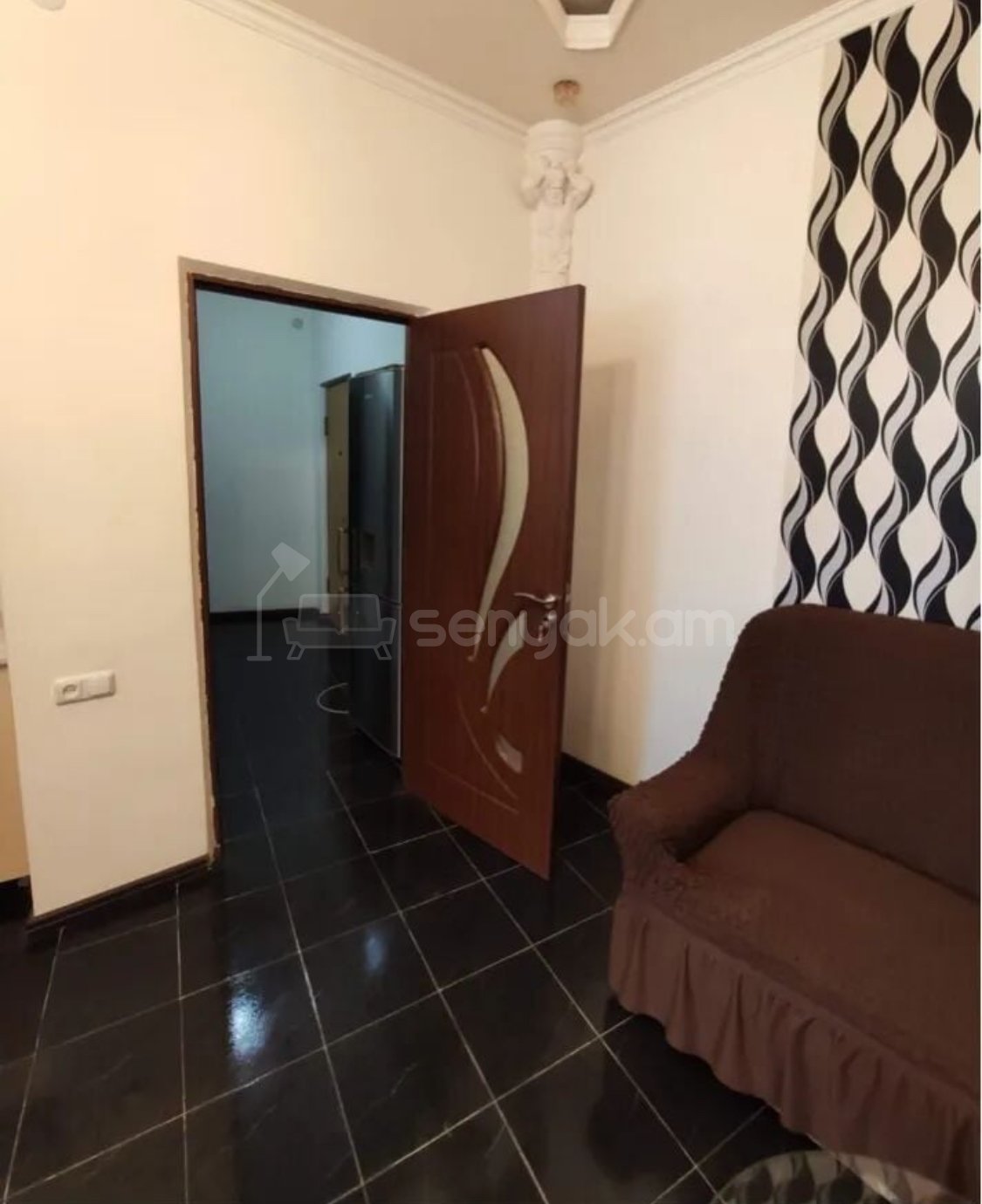 3 Սենյականոց Բնակարան Քարե Շենքում, 60քմ, 2/3 հարկ, Կապիտալ Վերանորոգված, Կահավորված