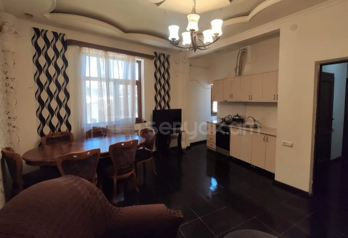 3 Սենյականոց Բնակարան Քարե Շենքում, 60քմ, 2/3 հարկ, Կապիտալ Վերանորոգված, Կահավորված