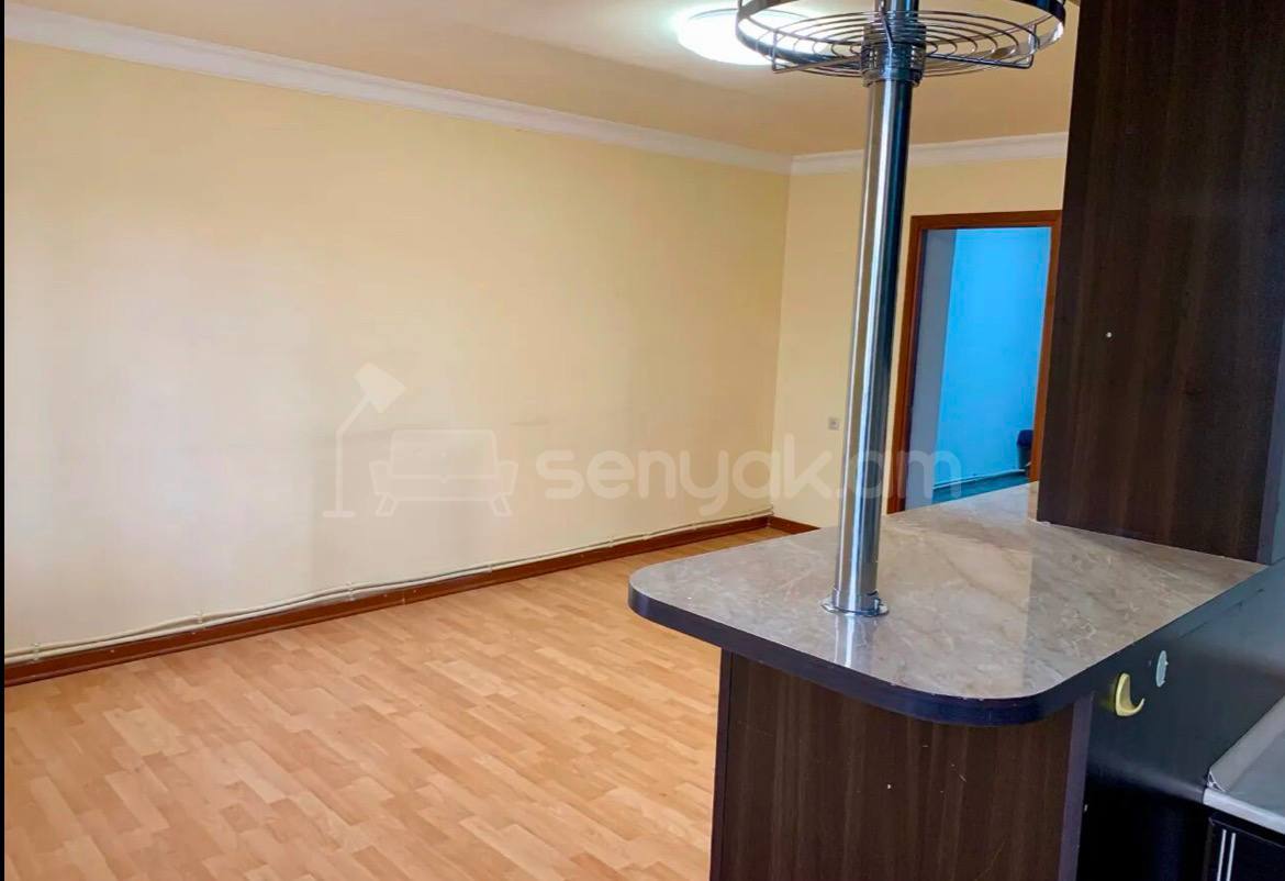 2 Սենյականոց Բնակարան Քարե Շենքում, 58քմ, 2/5 հարկ, Նորմալ Վիճակում, Մասամբ Կահավորված, Արևկող