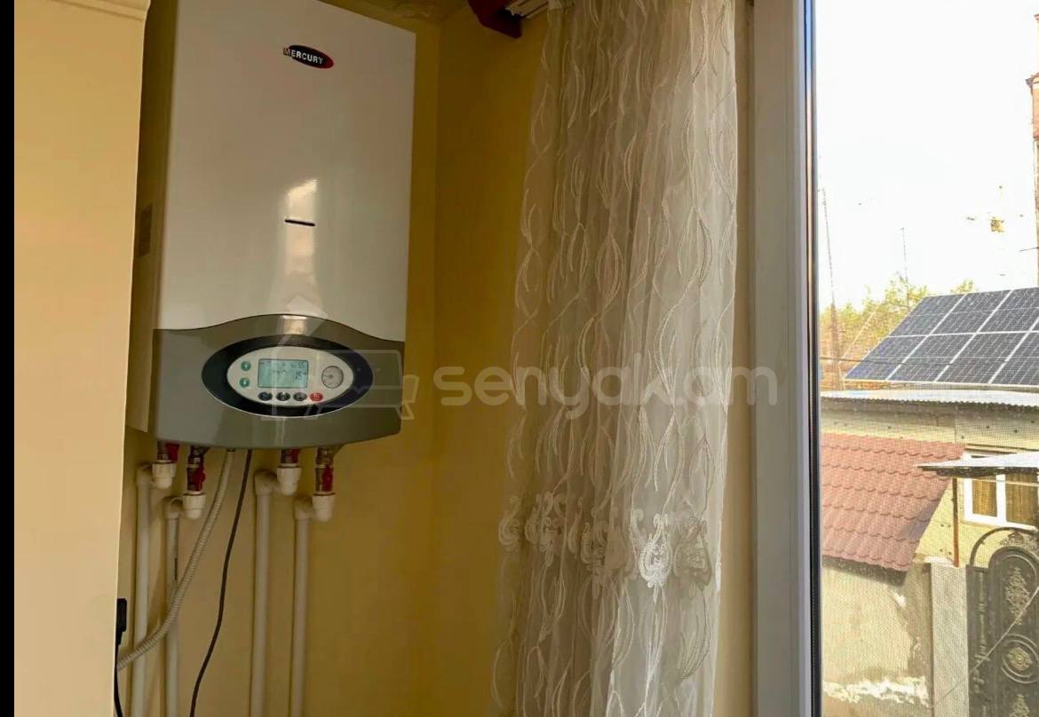 2 Սենյականոց Բնակարան Քարե Շենքում, 58քմ, 2/5 հարկ, Նորմալ Վիճակում, Մասամբ Կահավորված, Արևկող