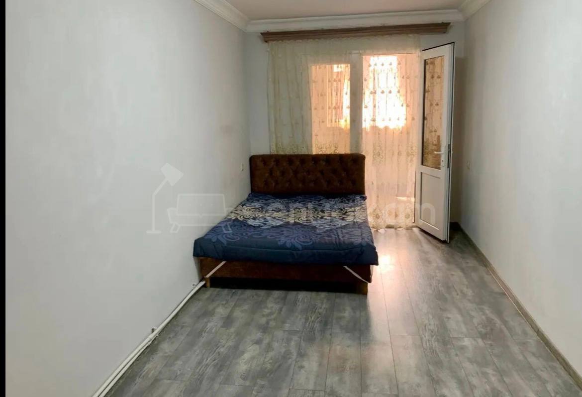 2 Սենյականոց Բնակարան Քարե Շենքում, 58քմ, 2/5 հարկ, Նորմալ Վիճակում, Մասամբ Կահավորված, Արևկող