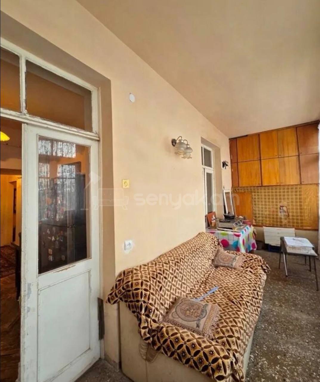 3 Սենյականոց Բնակարան Քարե Շենքում, 82քմ, 3/4 հարկ, Պետական Վիճակում