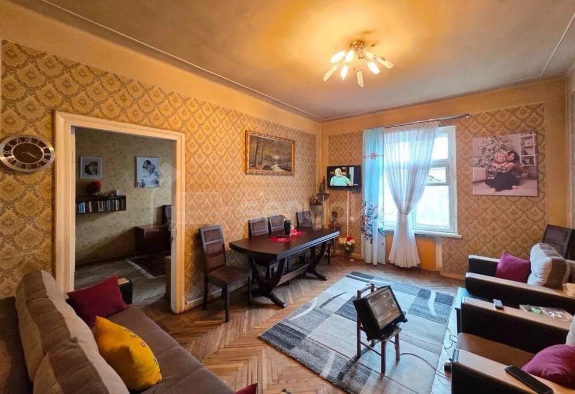 3 Սենյականոց Բնակարան Քարե Շենքում, 82քմ, 3/4 հարկ, Պետական Վիճակում