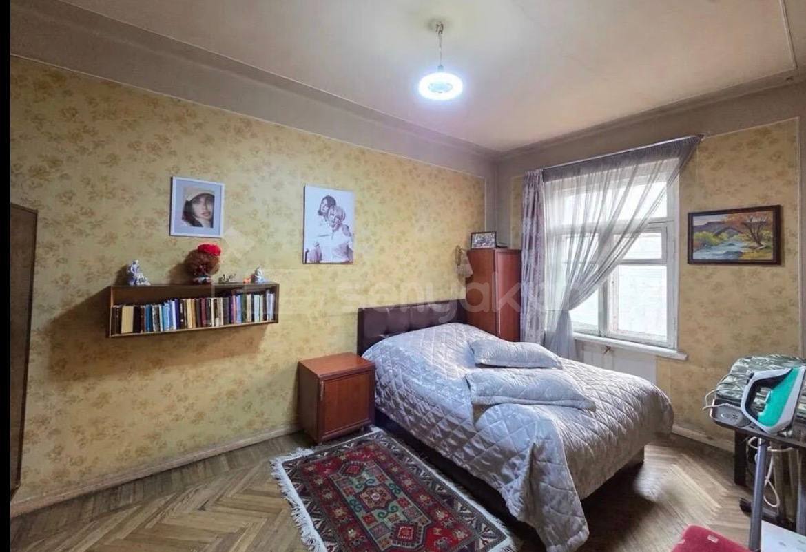 3 Սենյականոց Բնակարան Քարե Շենքում, 82քմ, 3/4 հարկ, Պետական Վիճակում