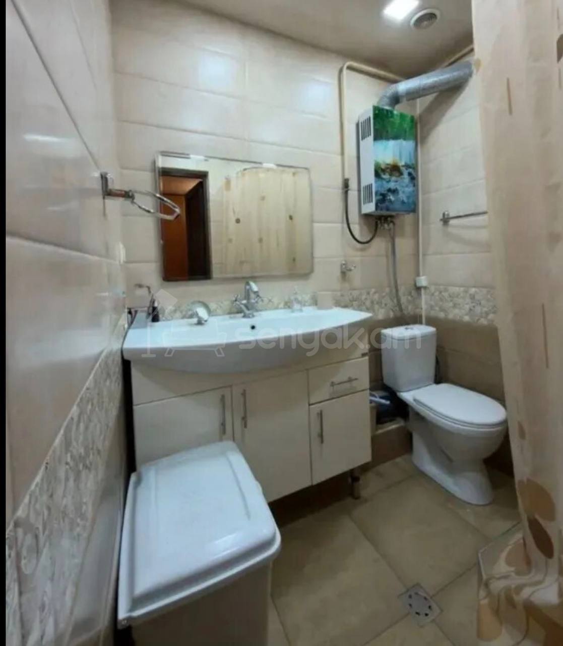 4 Սենյականոց Բնակարան Քարե Շենքում, 105քմ, 3/5 հարկ, Նորմալ Վիճակում