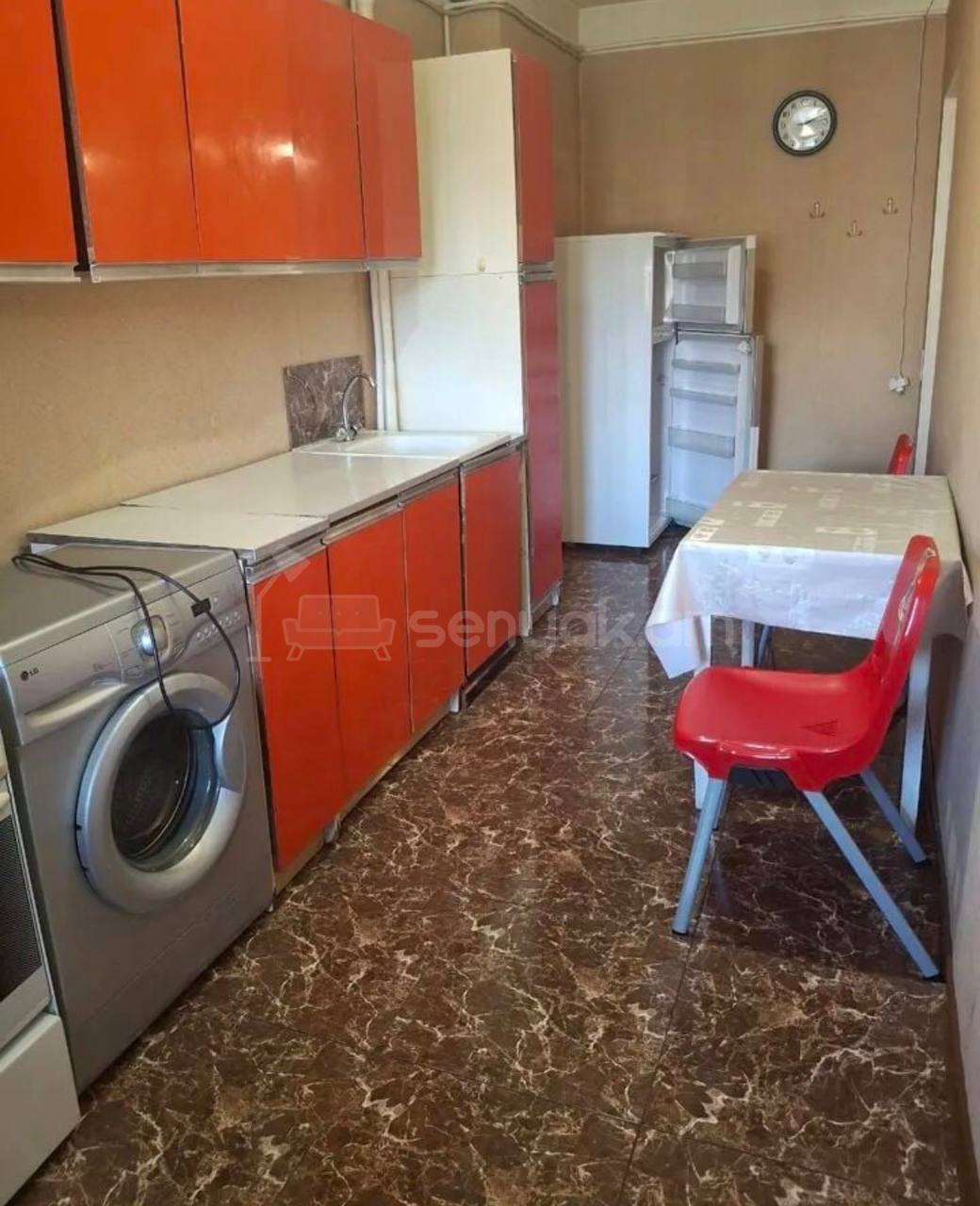 3 Սենյականոց Բնակարան, 97քմ, 8/9 հարկ, Նորմալ Վիճակում, Կահավորված, Արևկող