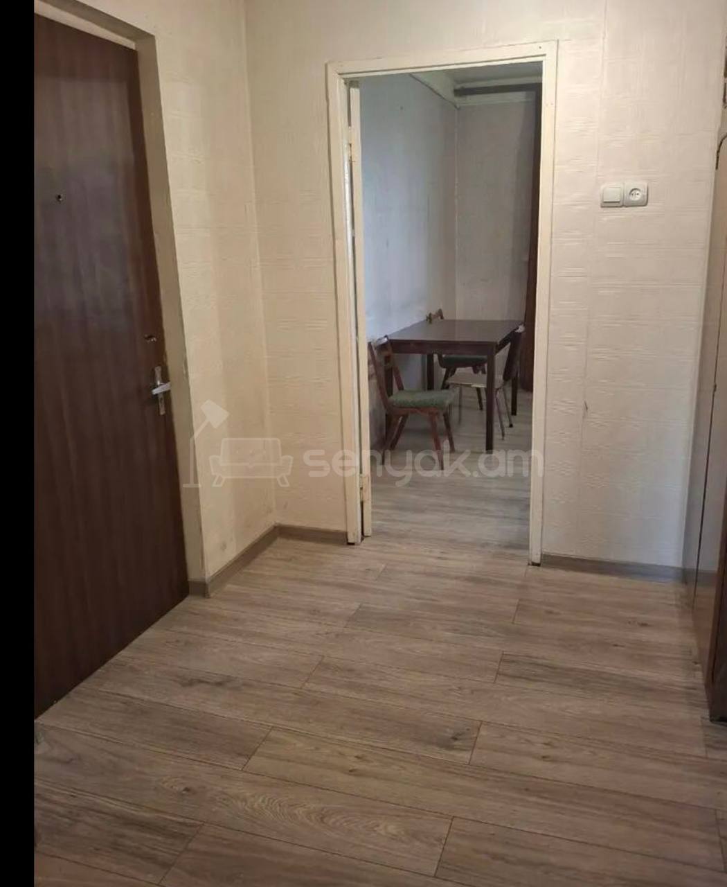 3 Սենյականոց Բնակարան, 97քմ, 8/9 հարկ, Նորմալ Վիճակում, Կահավորված, Արևկող