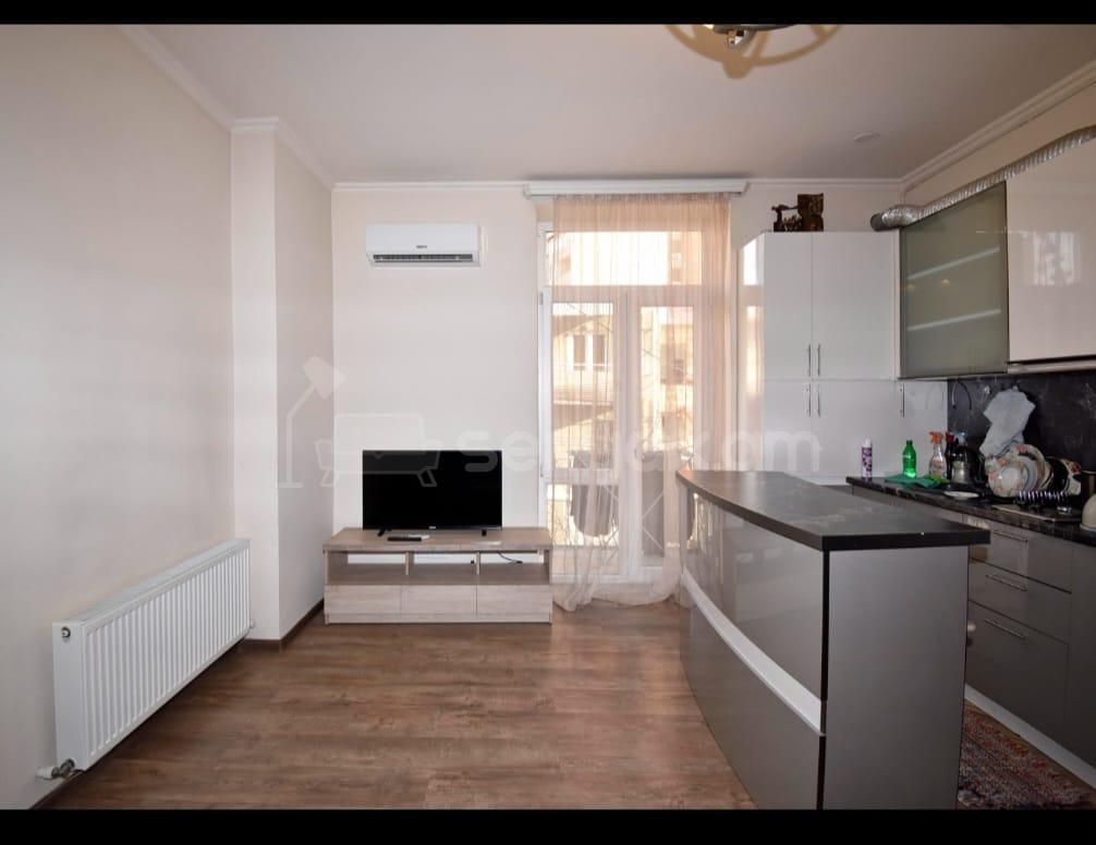 1 Սենյականոց Բնակարան Քարե Շենքում, 38քմ, 3/4 հարկ, Կոսմետիկ Վերանորոգված, Կահավորված