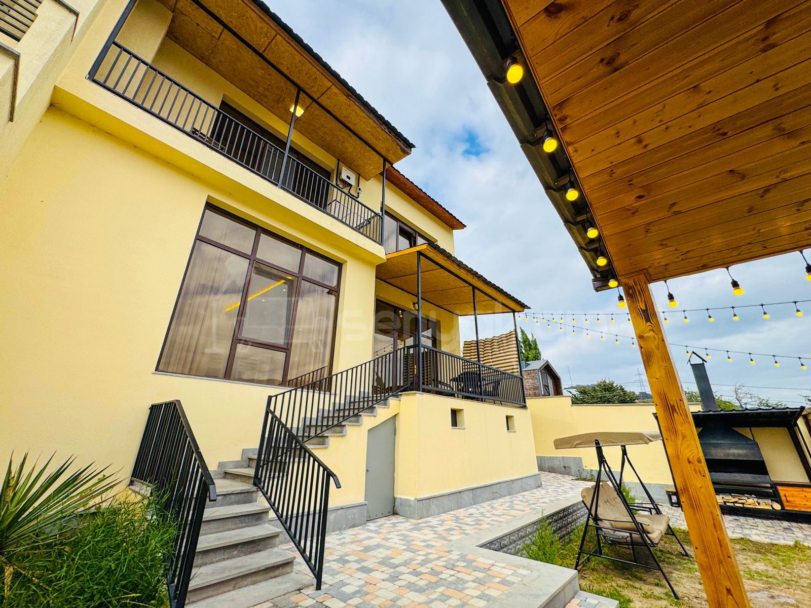 5 Սենյականոց Շքեղ Առանձնատուն, 250քմ, Լողավազանով