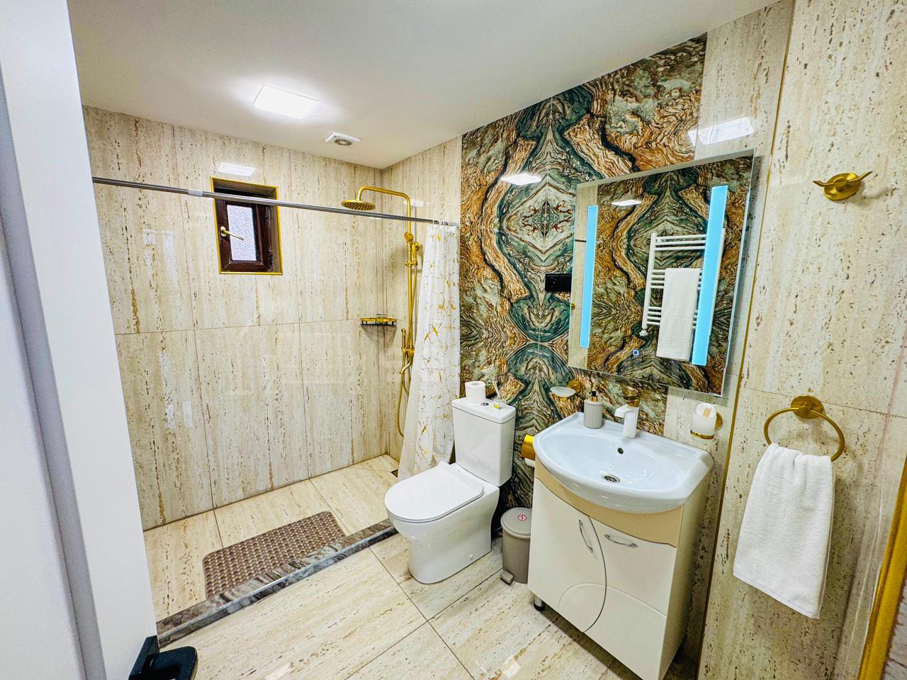 5 Սենյականոց Շքեղ Առանձնատուն, 250քմ, Լողավազանով