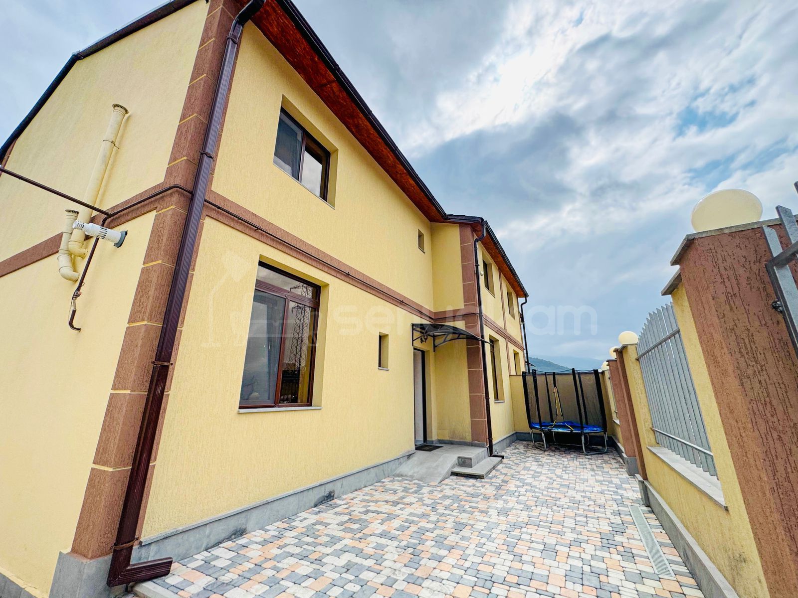 5 Սենյականոց Շքեղ Առանձնատուն, 250քմ, Լողավազանով