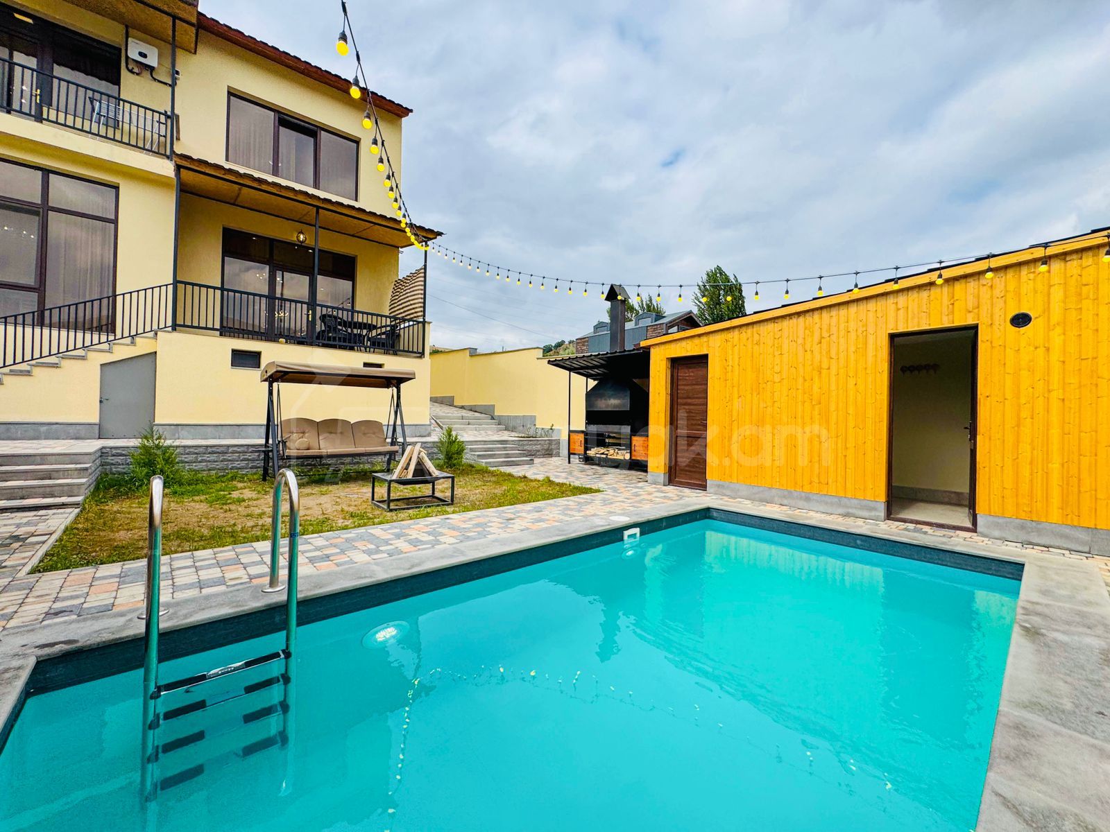 5 Սենյականոց Շքեղ Առանձնատուն, 250քմ, Լողավազանով