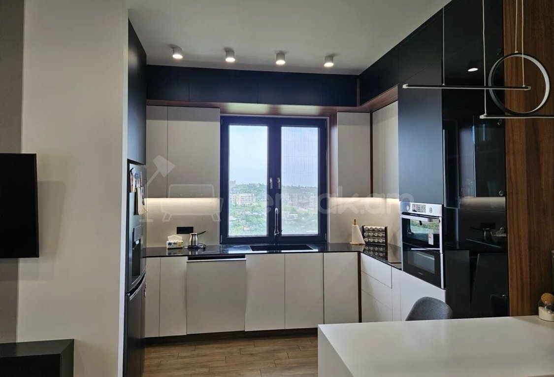 3 Սենյականոց Բնակարան Նորակառույցում, 82քմ, 8/14 հարկ, Դիզայներական Վերանորոգված