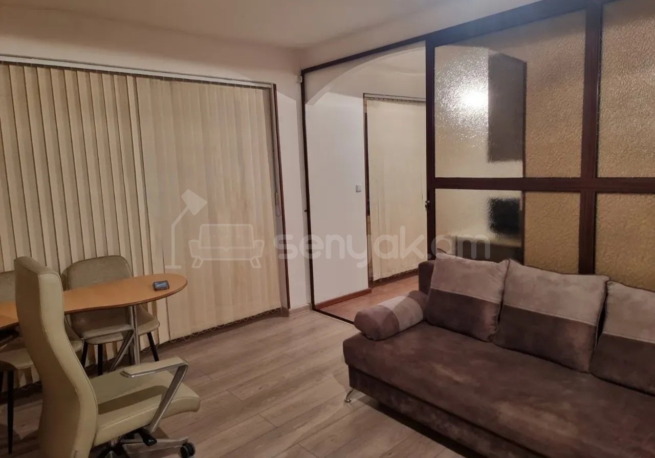 1 Սենյականոց Բնակարան Քարե Շենքում, 40քմ, 5/5 հարկ, Կապիտալ Վերանորոգված, Կահավորված