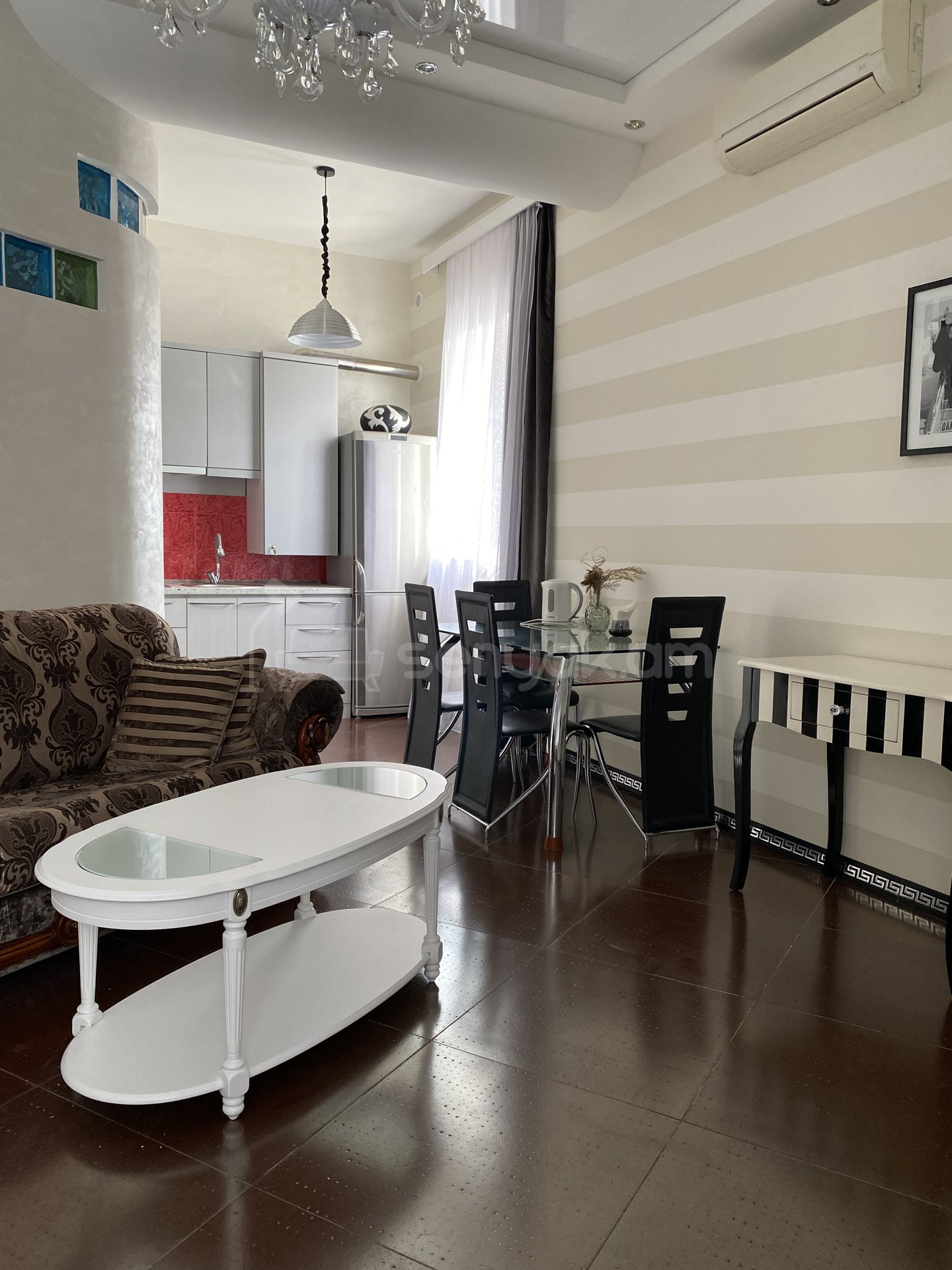 2 Սենյականոց Բնակարան Քարե Շենքում, 60քմ, 2/5 հարկ, Դիզայներական Վերանորոգված, Կահավորված, Արևկող