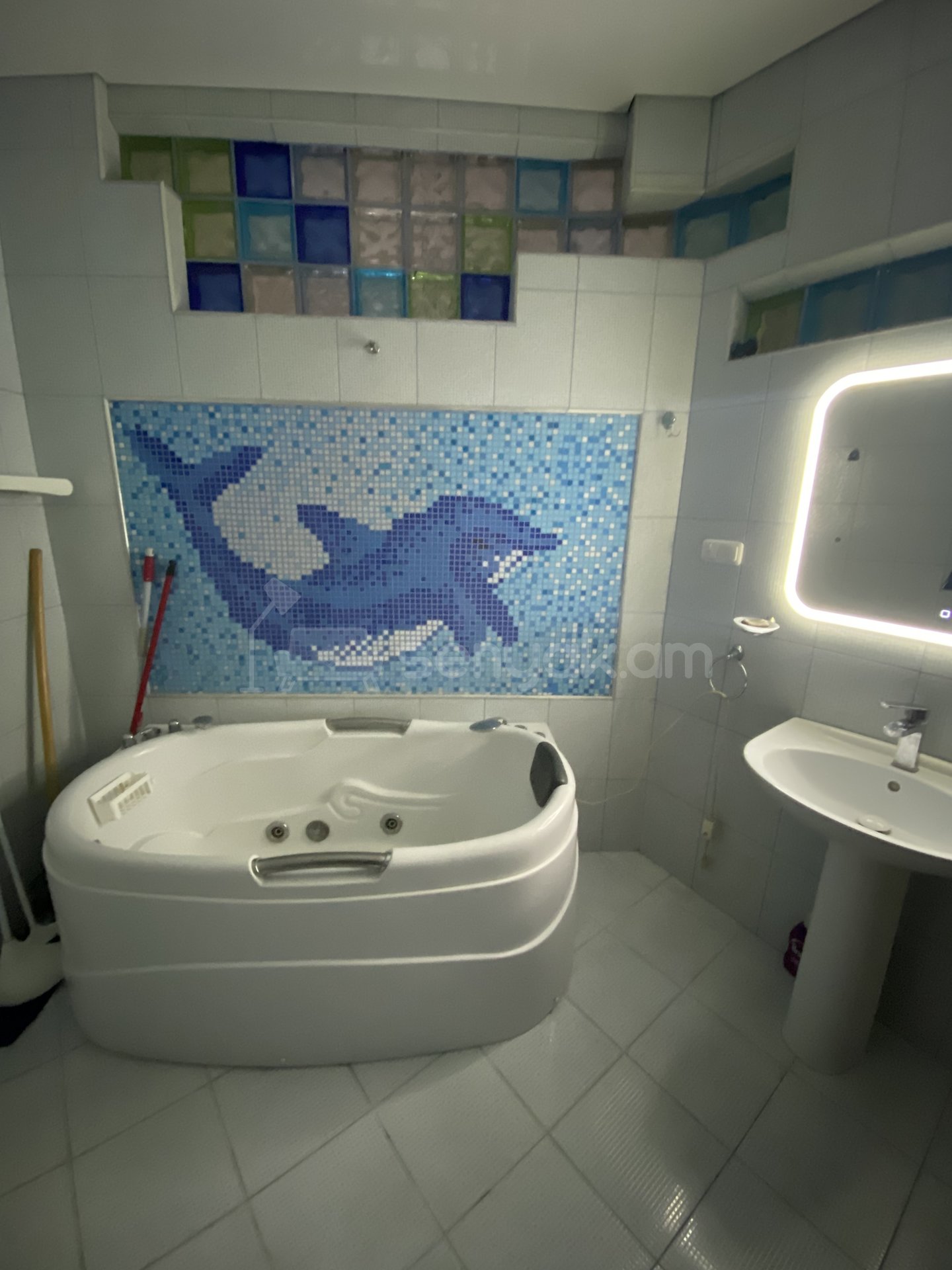 2 Սենյականոց Բնակարան Քարե Շենքում, 60քմ, 2/5 հարկ, Դիզայներական Վերանորոգված, Կահավորված, Արևկող