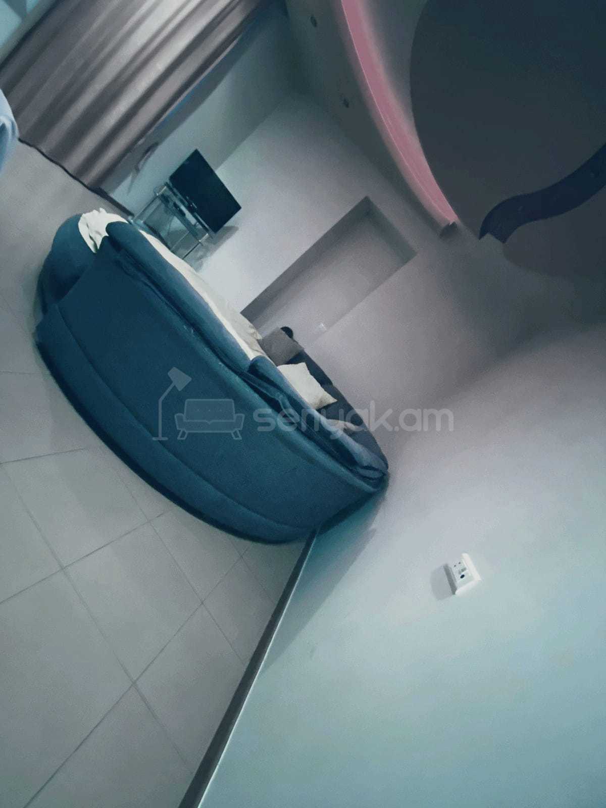 1 Սենյականոց Բնակարան, 42քմ, 1/5 հարկ, Դիզայներական Վերանորոգված