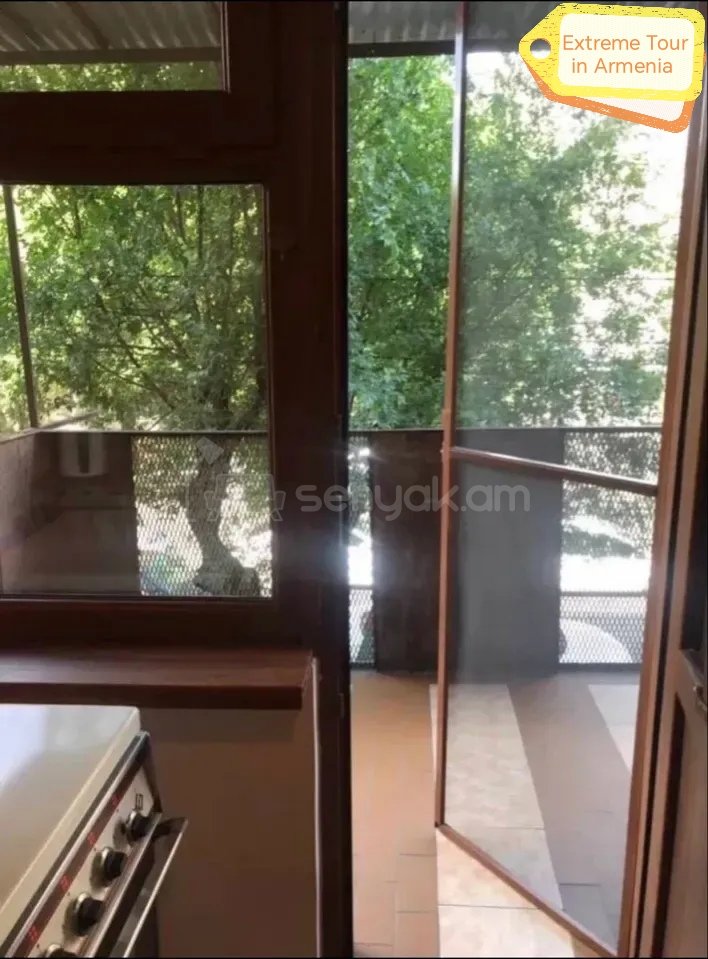 1 Սենյականոց Բնակարան Քարե Շենքում, 32քմ, 2/5 հարկ, Նորմալ Վիճակում, Կահավորված, Արևկող