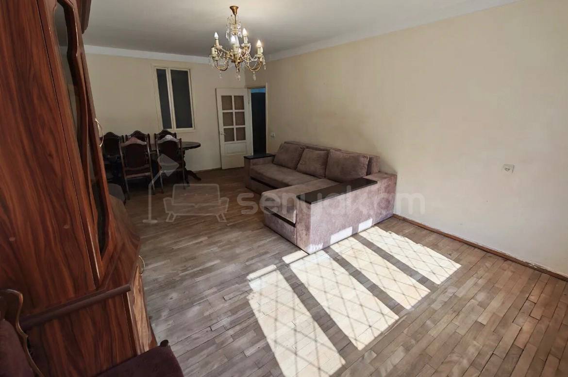 3 Սենյականոց Բնակարան Քարե Շենքում, 73քմ, 1/5 հարկ, Կոսմետիկ Վերանորոգված, Կահավորված