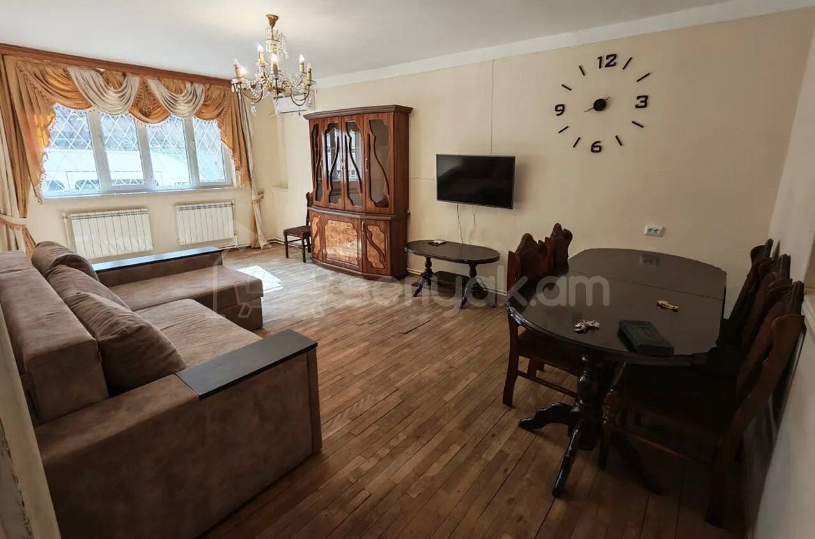 3 Սենյականոց Բնակարան Քարե Շենքում, 73քմ, 1/5 հարկ, Կոսմետիկ Վերանորոգված, Կահավորված