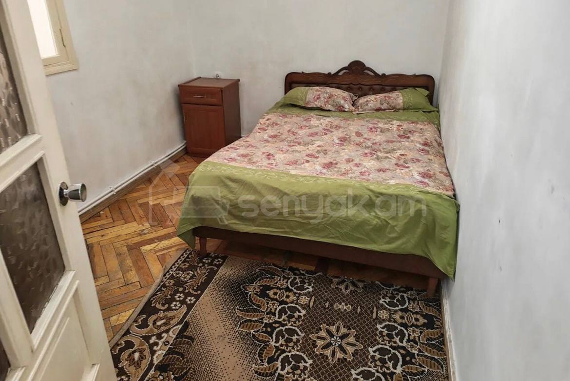 3 Սենյականոց Բնակարան Քարե Շենքում, 73քմ, 1/5 հարկ, Կոսմետիկ Վերանորոգված, Կահավորված