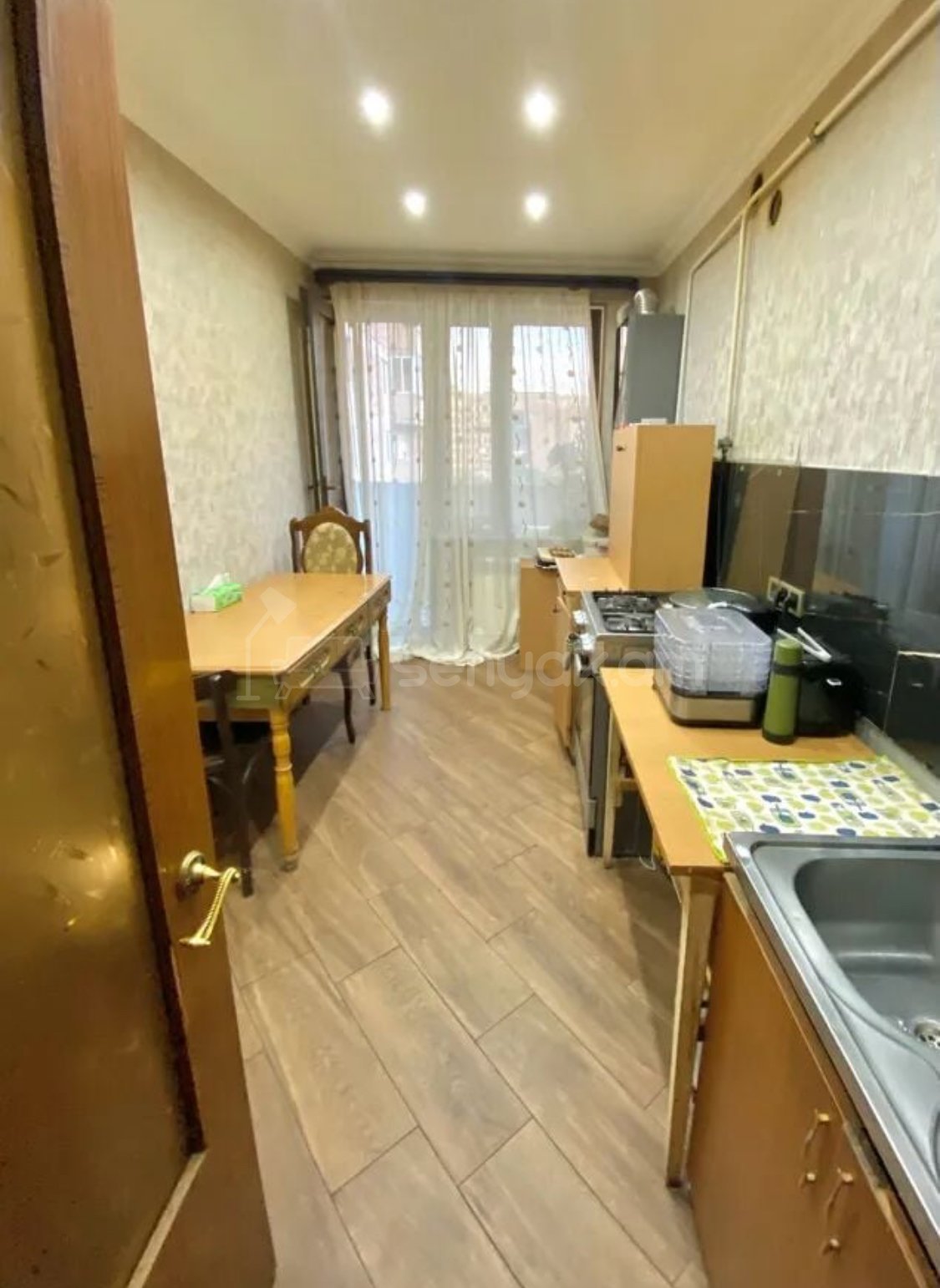 3 Սենյականոց Բնակարան, 80քմ, 5/9 հարկ, Նորմալ Վիճակում, Կահավորված