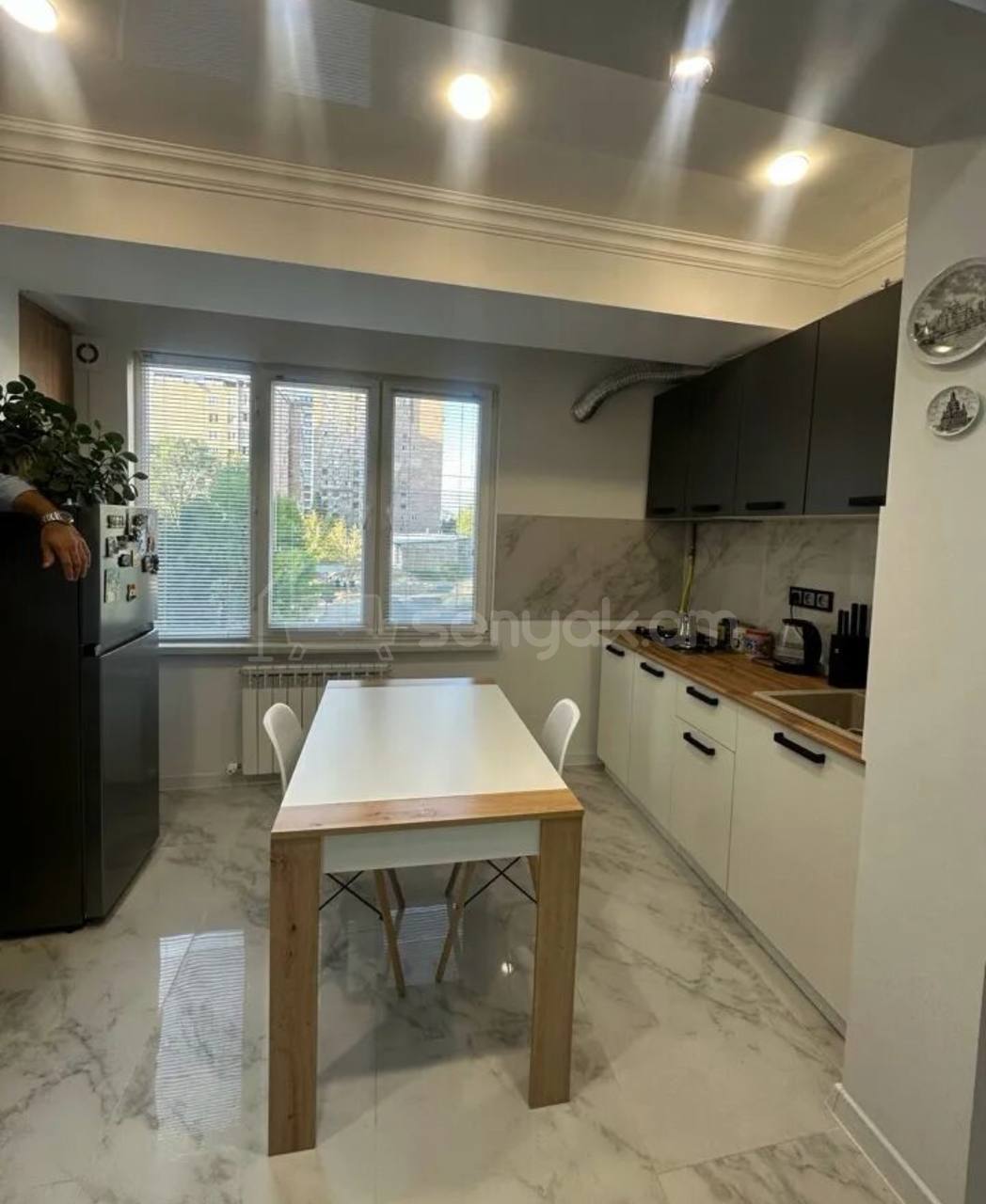 2 Սենյականոց Բնակարան, 42քմ, 5/10 հարկ, Կապիտալ Վերանորոգված, Կահավորված, Արևկող