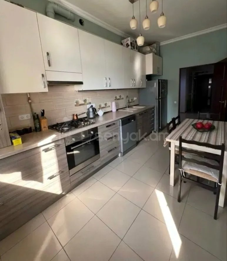 3 Սենյականոց Բնակարան Նորակառույցում, 102քմ, 10/13 հարկ, Կապիտալ Վերանորոգված