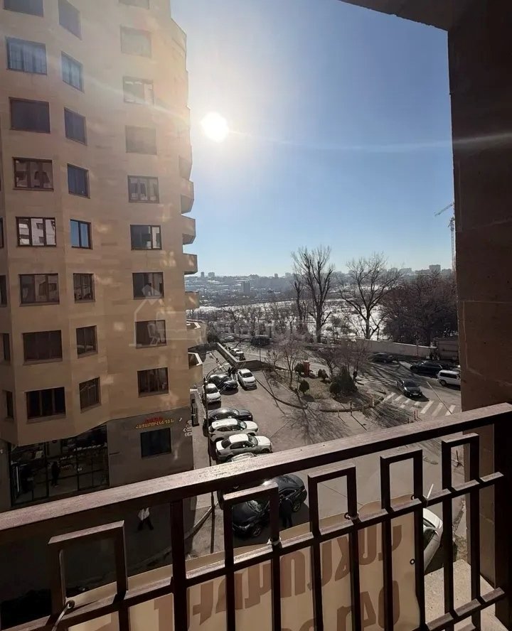 3 Սենյականոց Բնակարան Նորակառույցում, 96քմ, 3/14 հարկ, Կապիտալ Վերանորոգված