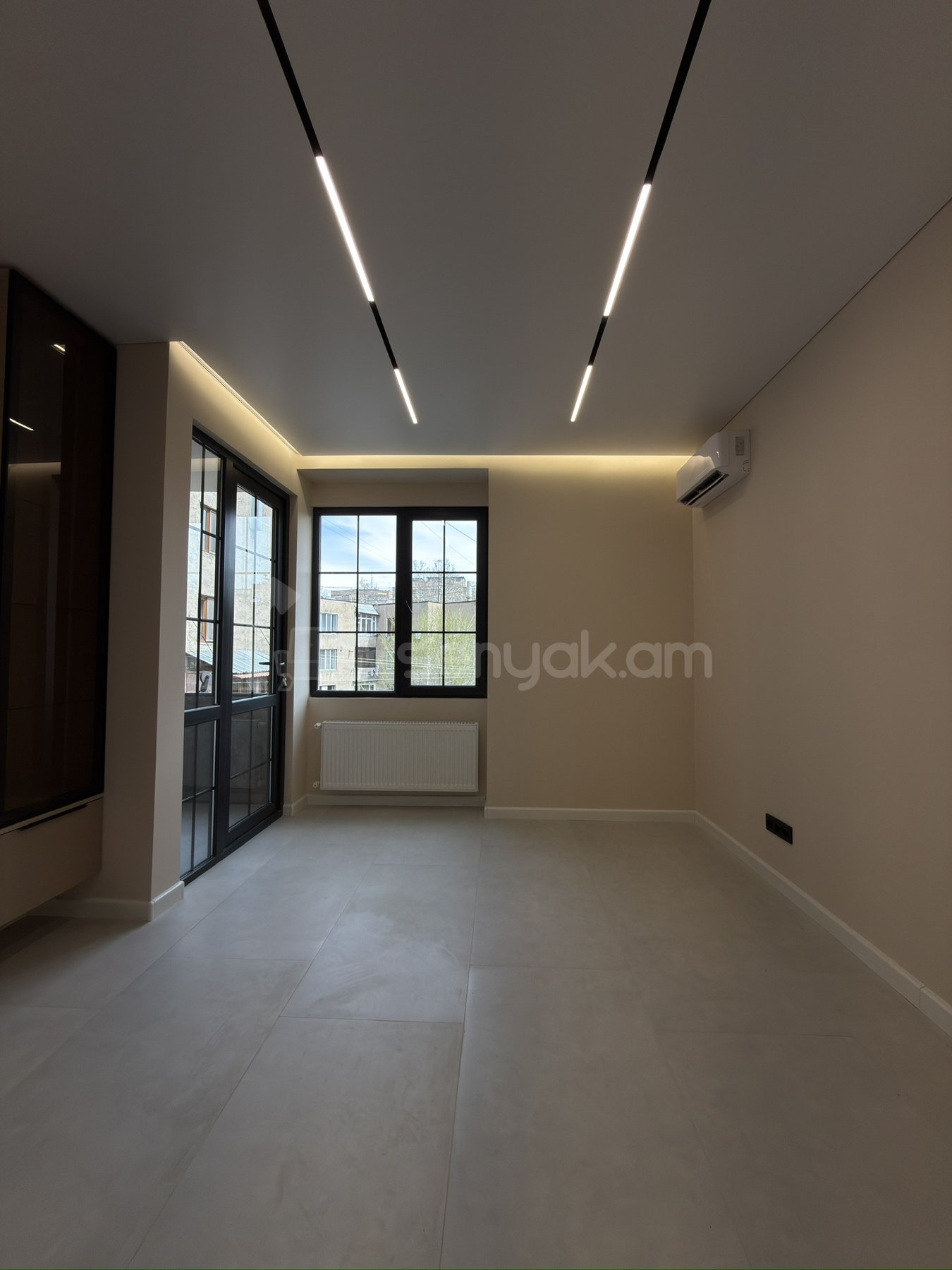 2 Սենյականոց Բնակարան Քարե Շենքում, 50քմ, 5/7 հարկ, Կապիտալ Վերանորոգված