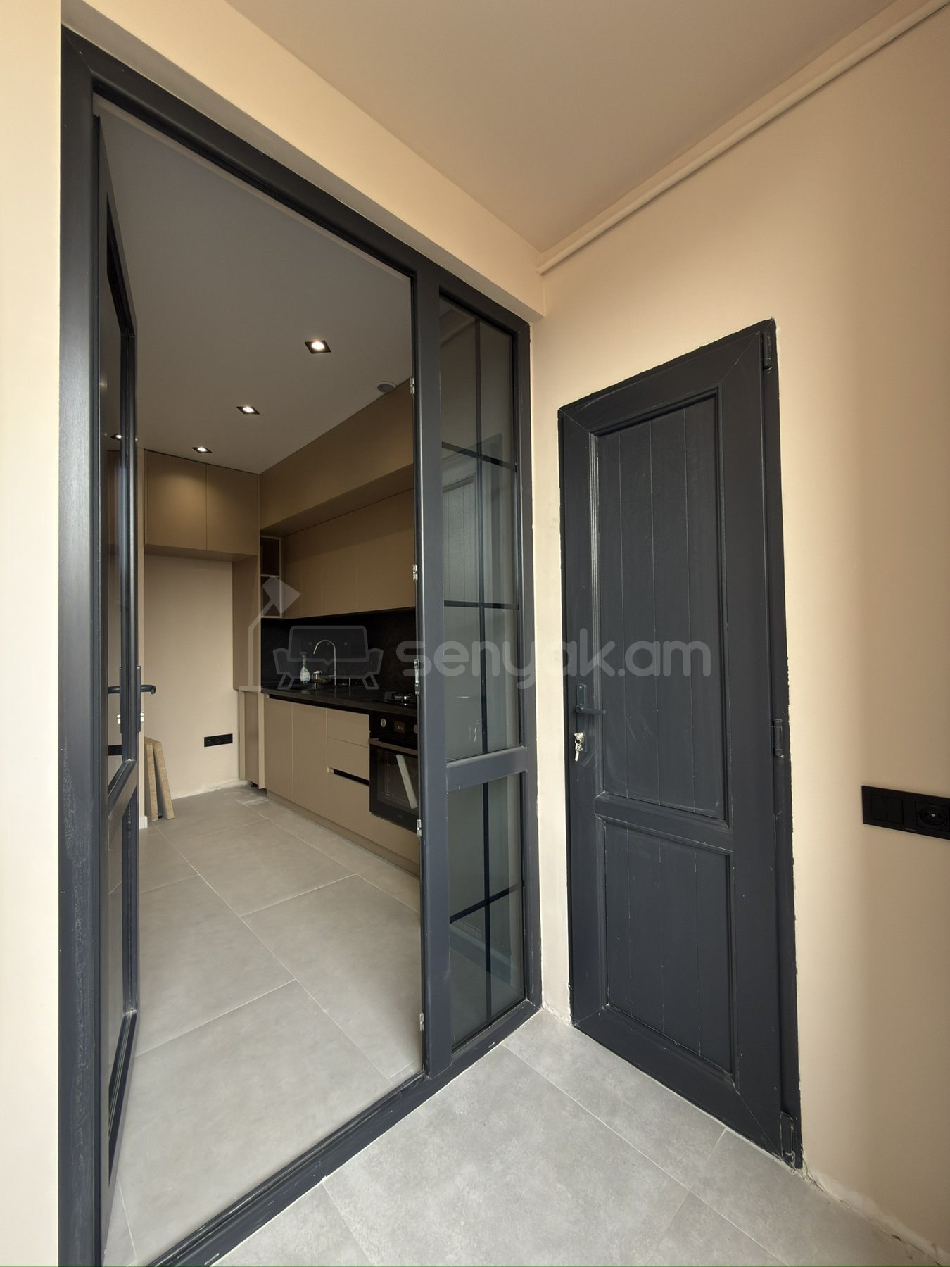 2 Սենյականոց Բնակարան Քարե Շենքում, 50քմ, 5/7 հարկ, Կապիտալ Վերանորոգված