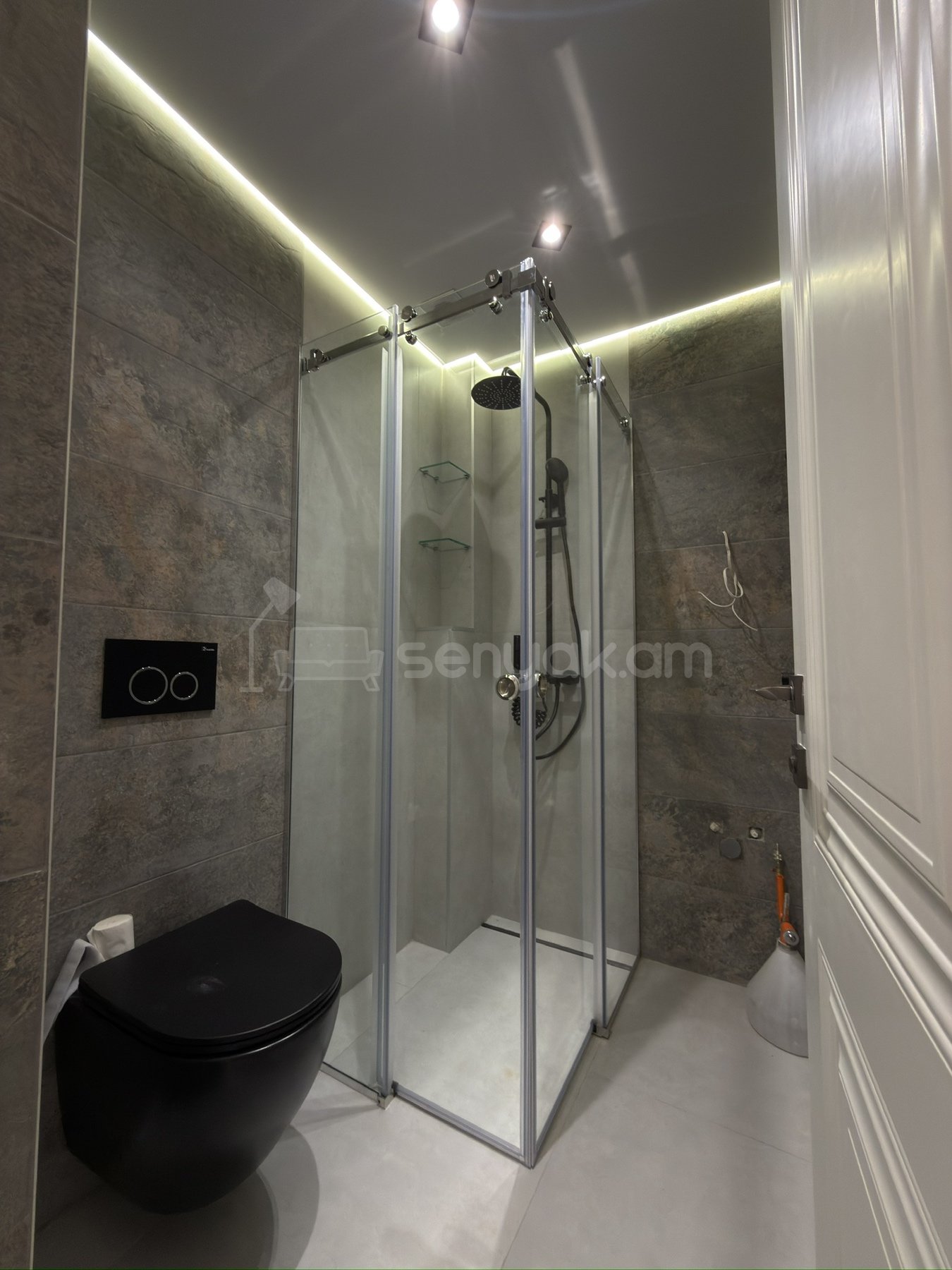 2 Սենյականոց Բնակարան Քարե Շենքում, 50քմ, 5/7 հարկ, Կապիտալ Վերանորոգված