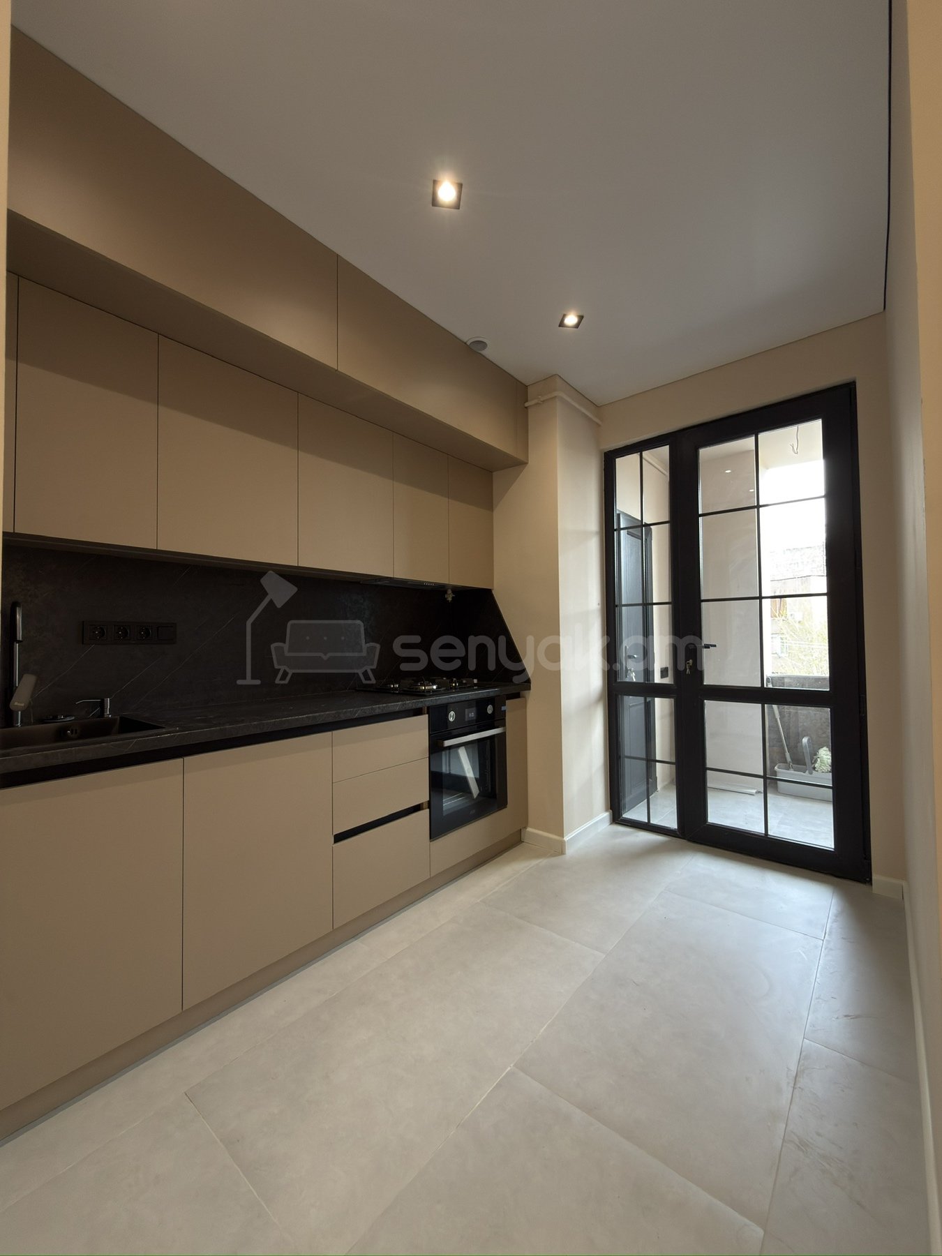 2 Սենյականոց Բնակարան Քարե Շենքում, 50քմ, 5/7 հարկ, Կապիտալ Վերանորոգված