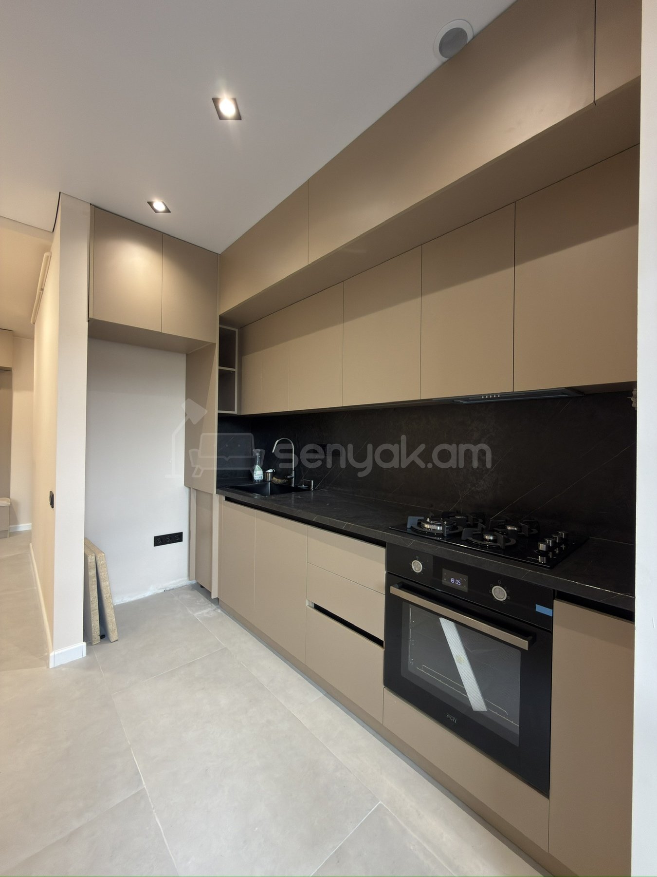 2 Սենյականոց Բնակարան Քարե Շենքում, 50քմ, 5/7 հարկ, Կապիտալ Վերանորոգված