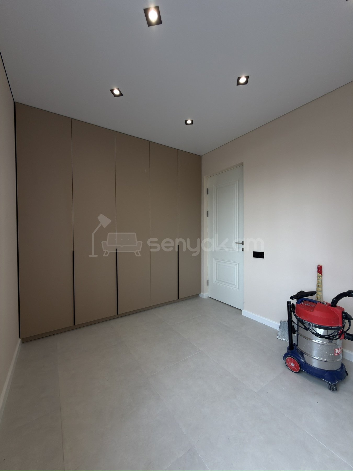 2 Սենյականոց Բնակարան Քարե Շենքում, 50քմ, 5/7 հարկ, Կապիտալ Վերանորոգված