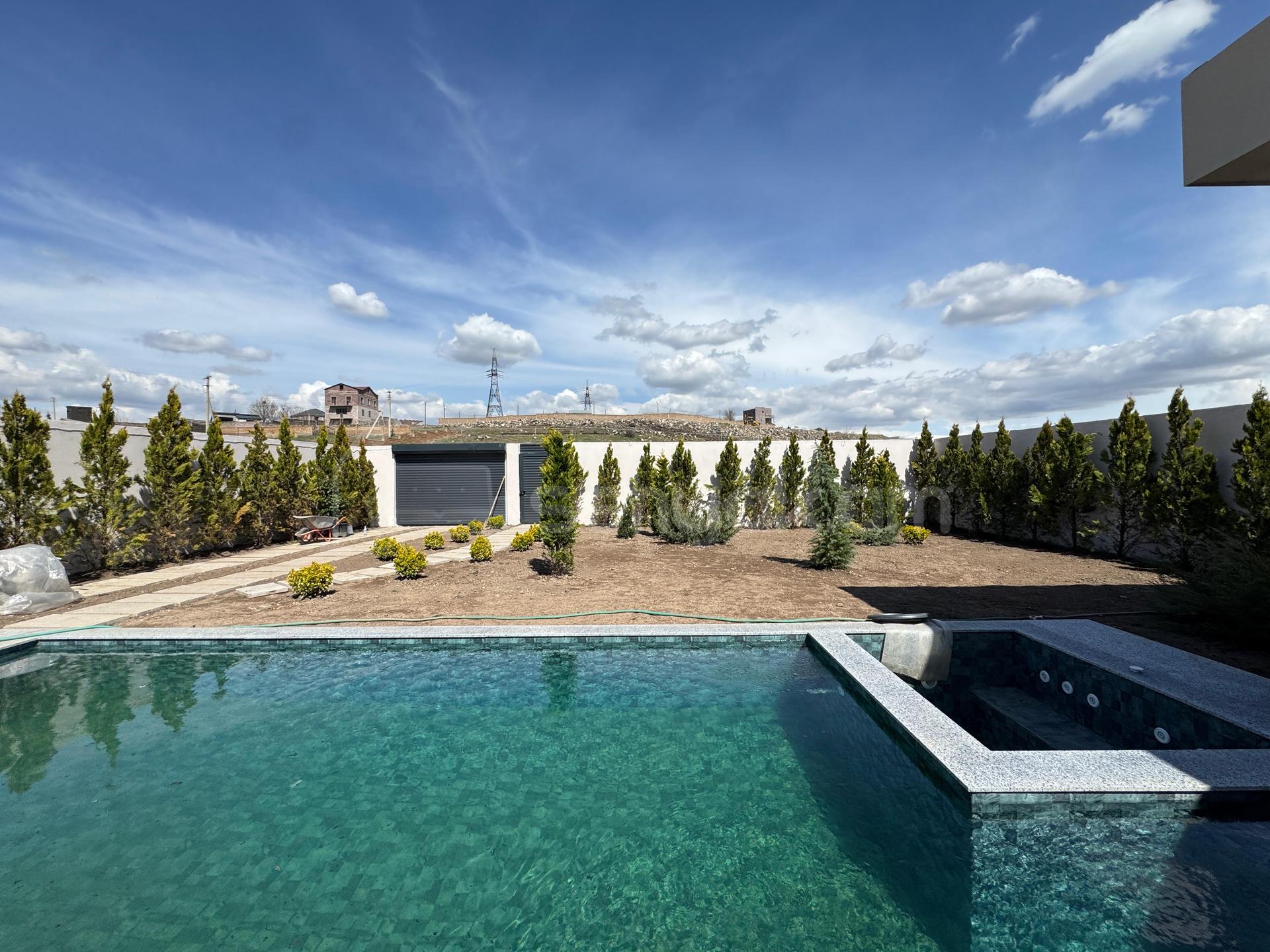 4 Սենյականոց Սեփական Տուն, 250քմ, Դիզայներական Վերանորոգված, Ավտոտնակով