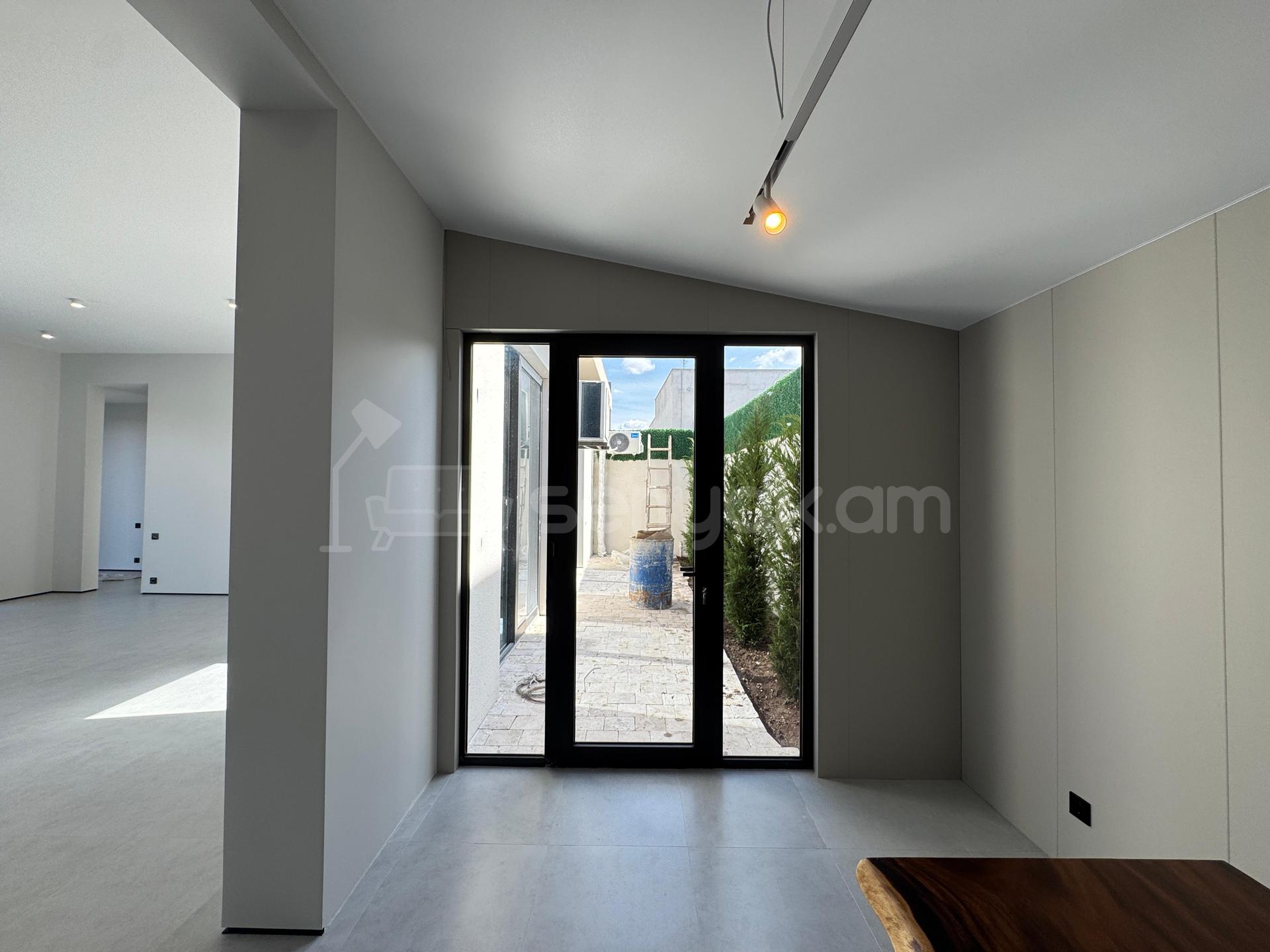 4 Սենյականոց Սեփական Տուն, 250քմ, Դիզայներական Վերանորոգված, Ավտոտնակով