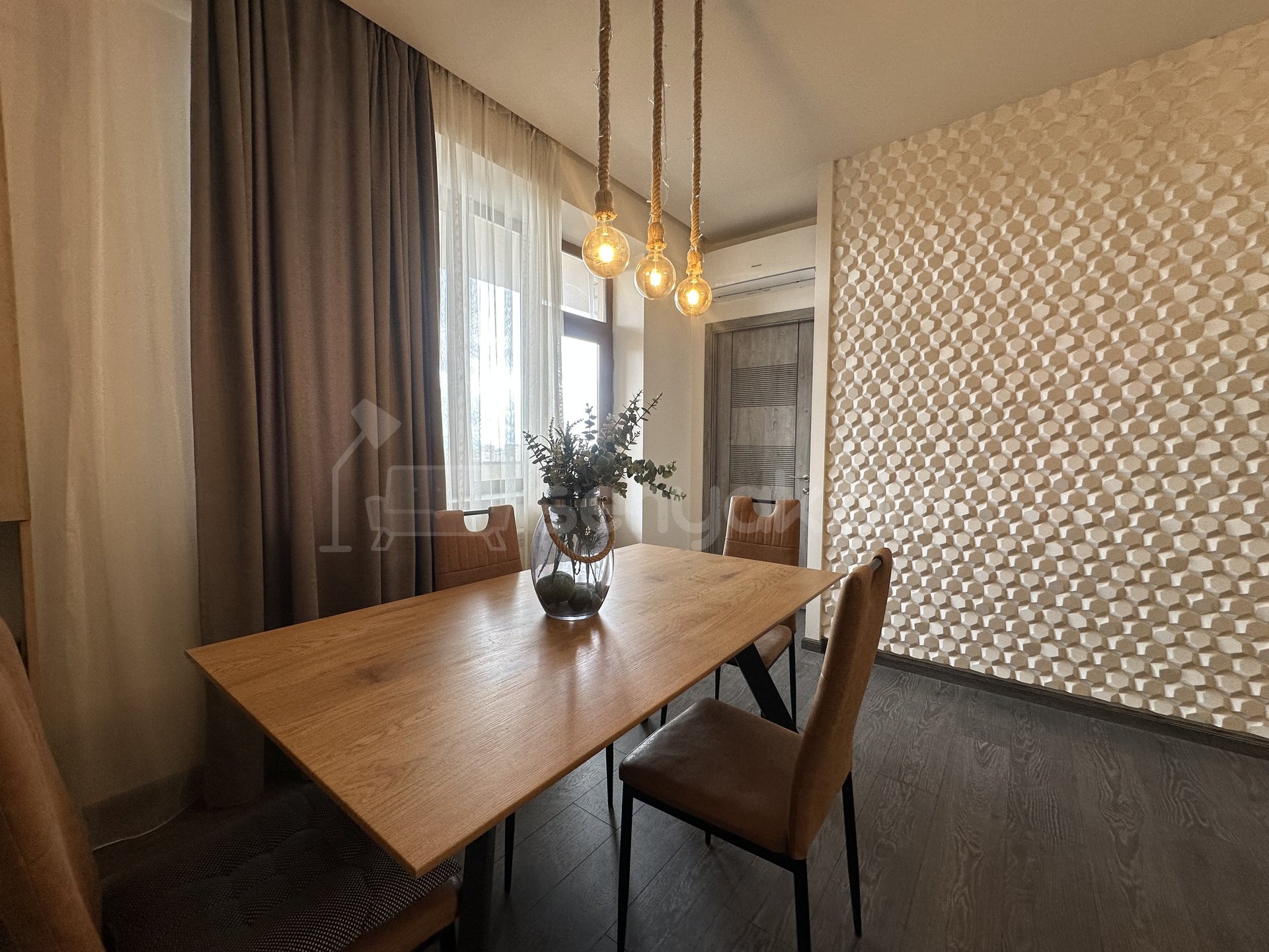 2 Սենյականոց Բնակարան Նորակառույցում, 76քմ, 11/12 հարկ, Կապիտալ Վերանորոգված